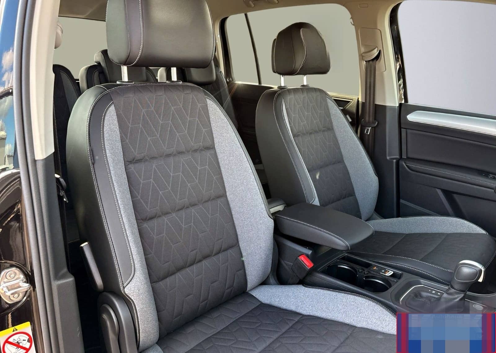 Volkswagen Touran 1.5 TSI R-Line DSG+IQ.Light+AssistPaket+ foto 13