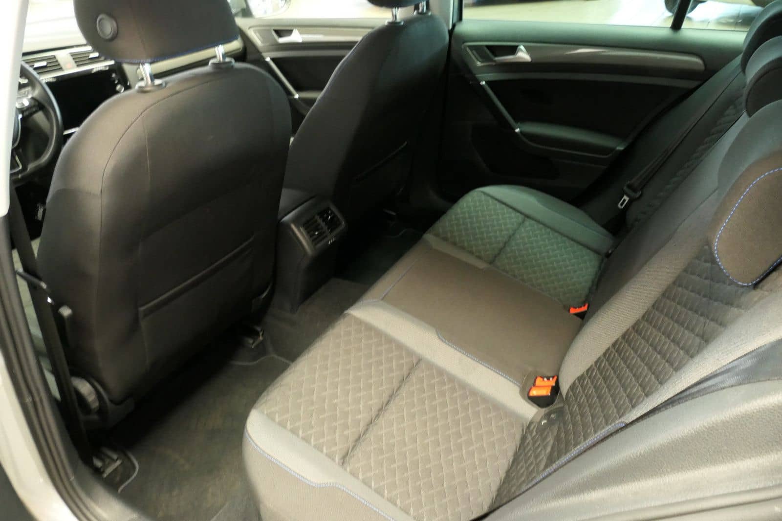 Volkswagen Golf VII Lim. Join *AUT*NAV*PDC*SHZ*ALU*DSG* foto 19