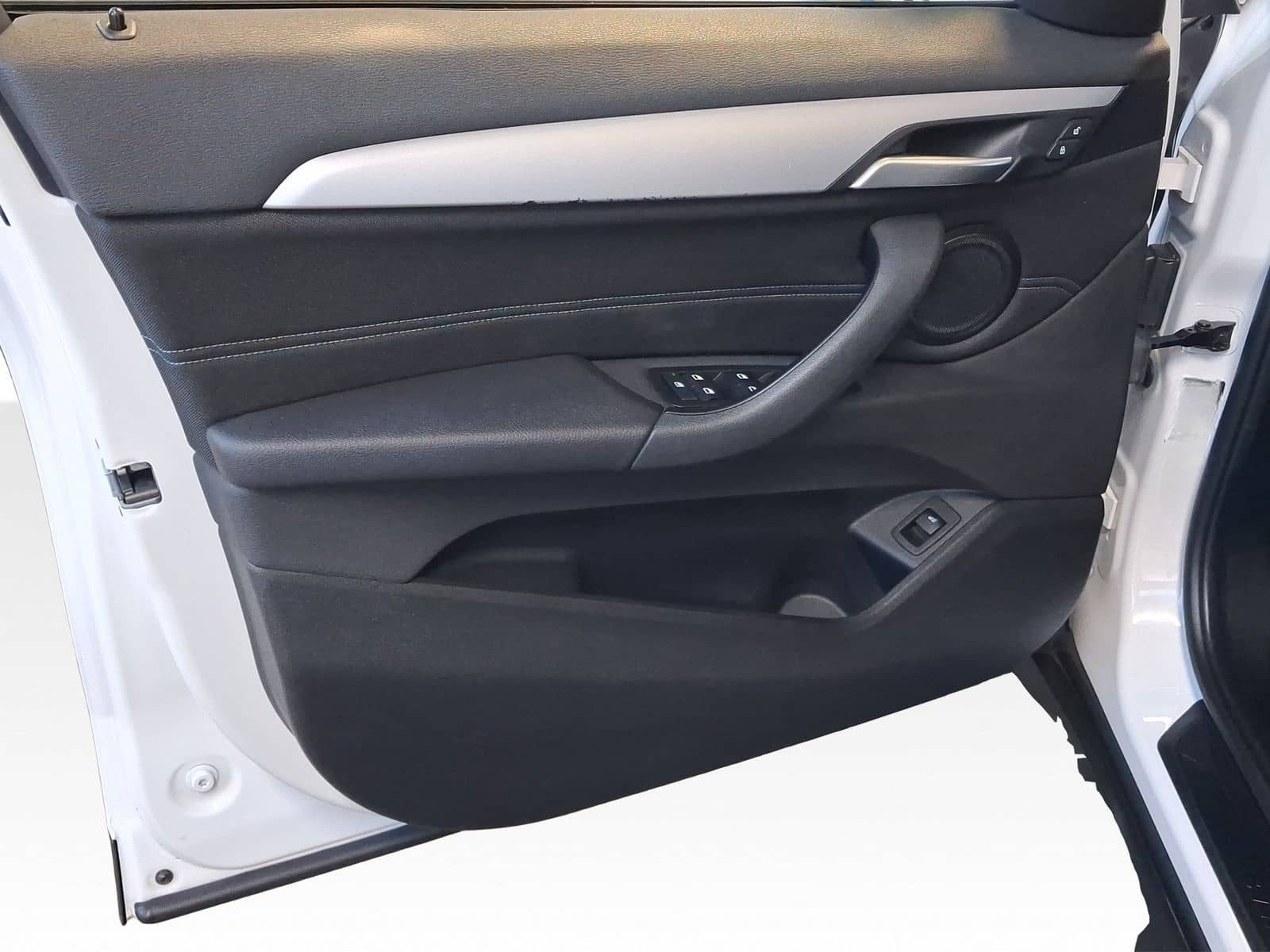 BMW X1 sDrive18i LED ParkAs SHZ RFK foto 14