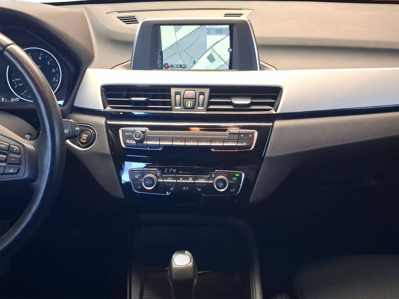 BMW X1 sDrive18i LED ParkAs SHZ RFK foto 9