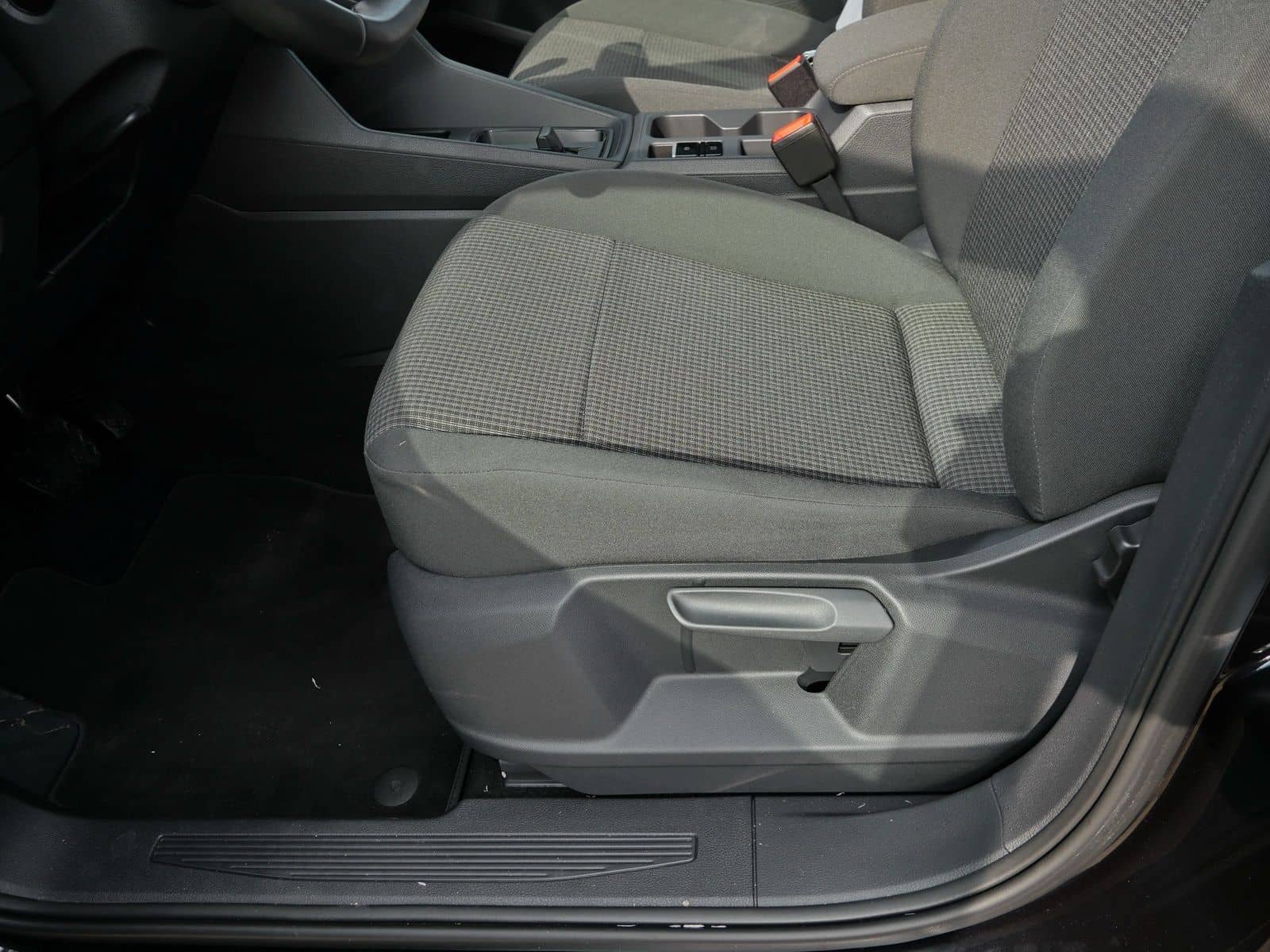 Volkswagen Caddy 1.5 eTSI AHK*DAB+*Digital Cockpit*110kw foto 25