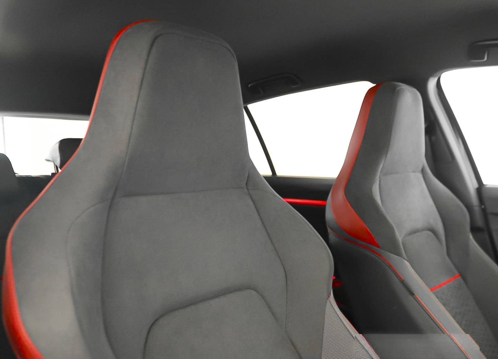 Volkswagen Golf VIII GTI Clubsport 2.0 TSI Navi LED+ R-KAM foto 14