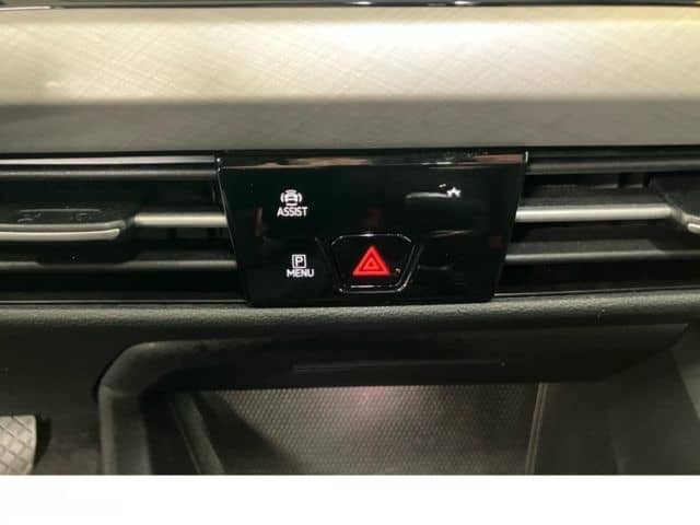 Volkswagen Golf VIII 1.5 TSI LED NAV SHZ DAB PDCvo&hi Life foto 17