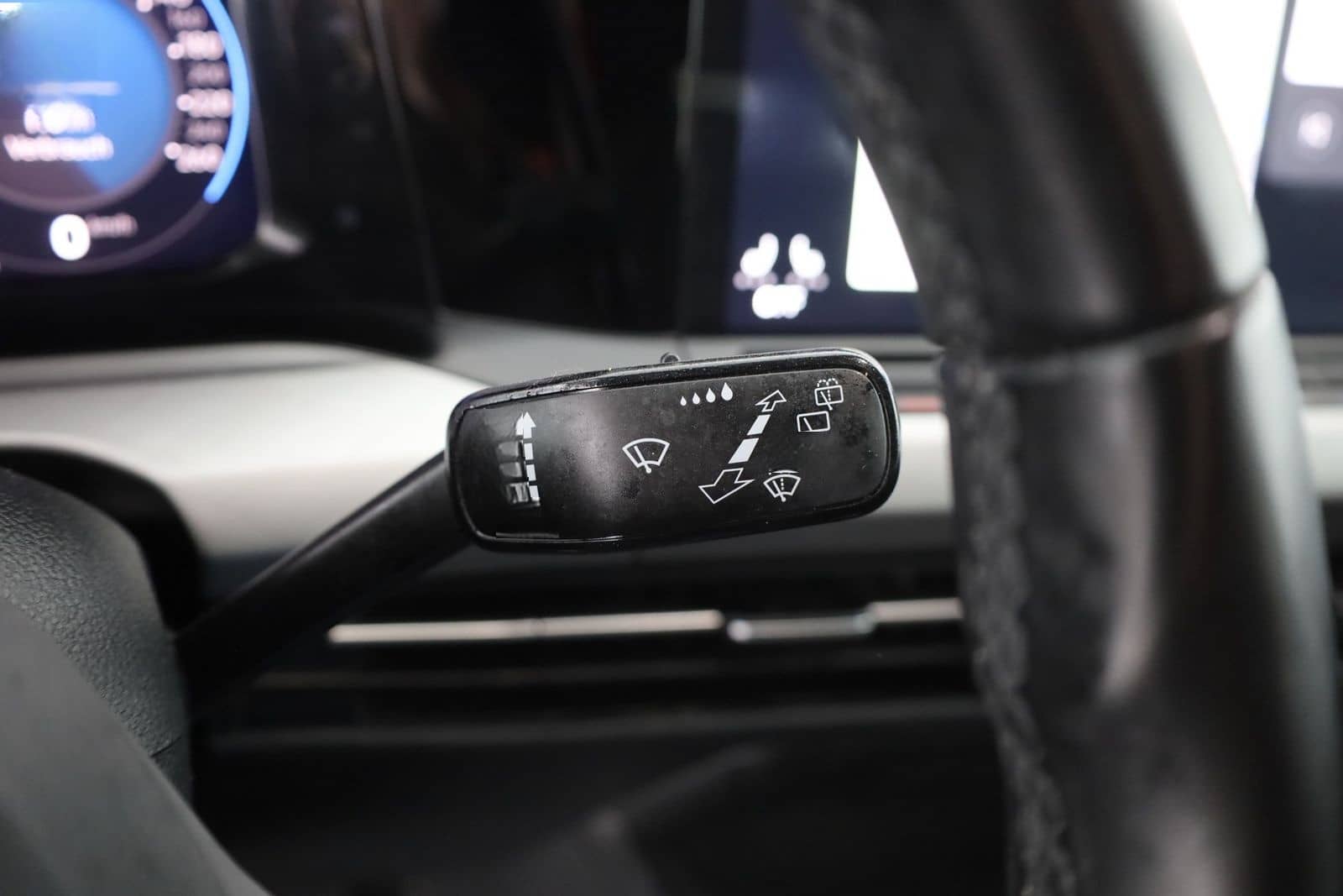 Volkswagen Golf VIII Variant 2.0 TDI Life LED Navi ACC AHK foto 19