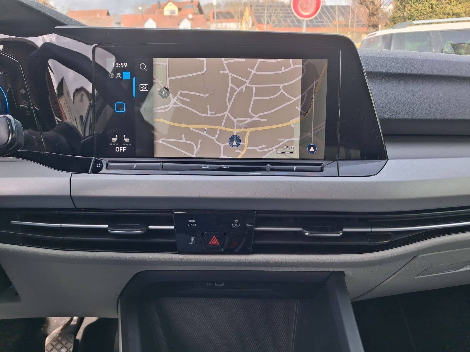 Volkswagen Golf VIII 1.5 TSI Life Variant AHK+LED+LENKRADH. foto 11