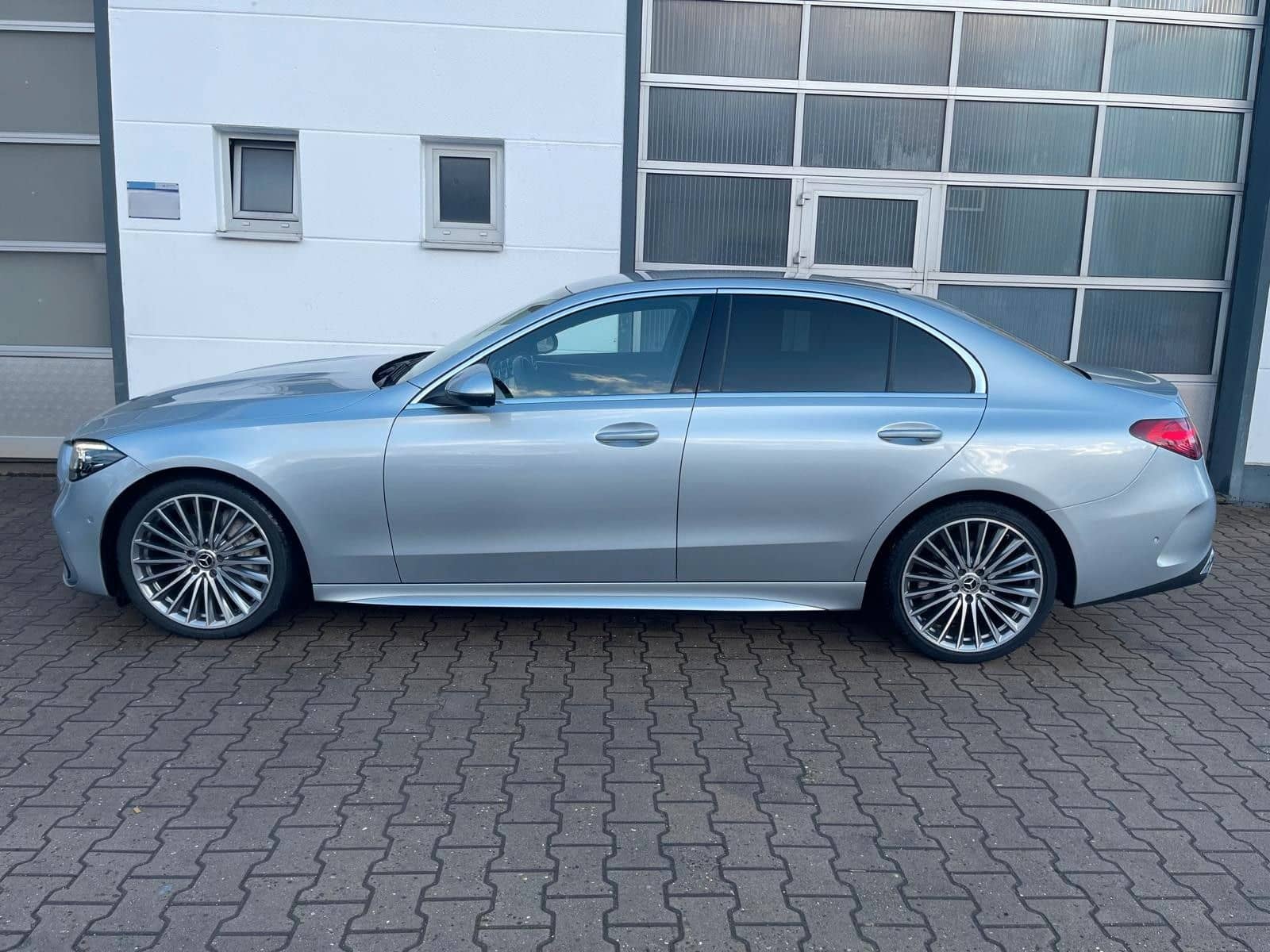 Mercedes-Benz C 300d 4Matic Limo AMG/AUT/1HD/MWST/NAVI/SHZ/19 foto 2