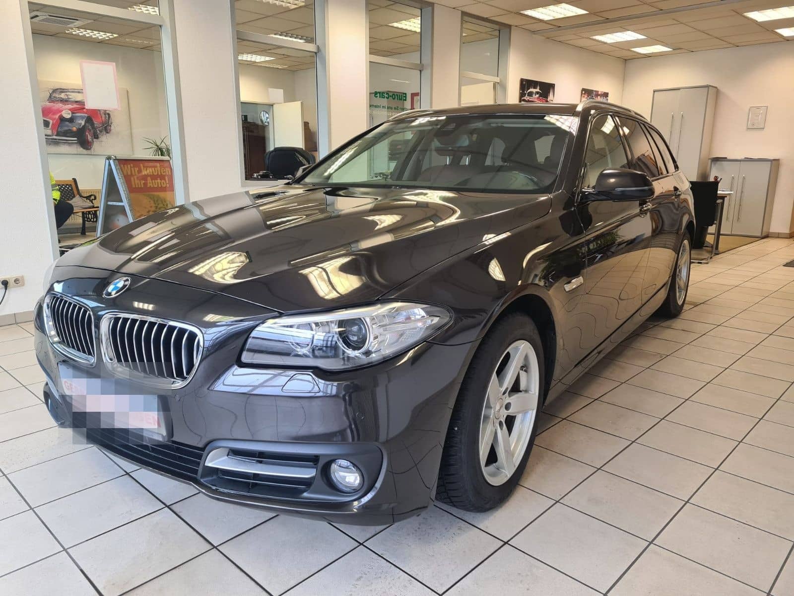 BMW 520 d xDrive / AHK / Bi-XENON / LEDER foto 1