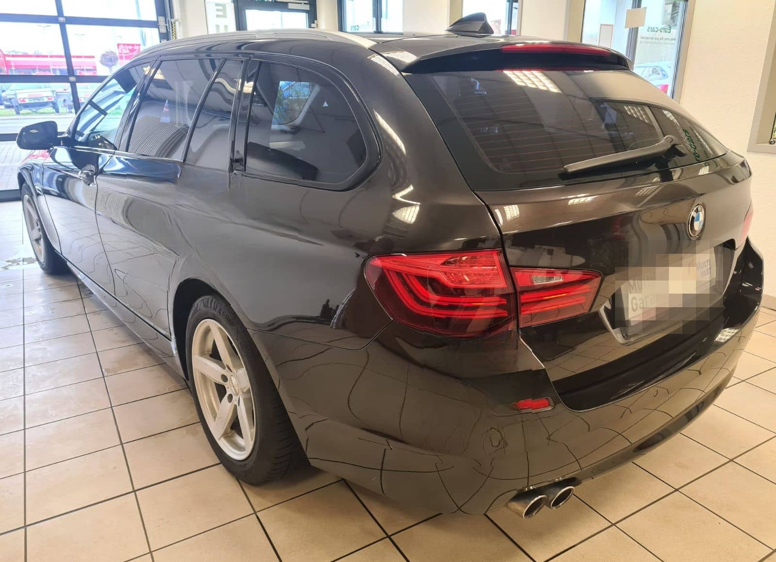 BMW 520 d xDrive / AHK / Bi-XENON / LEDER foto 6