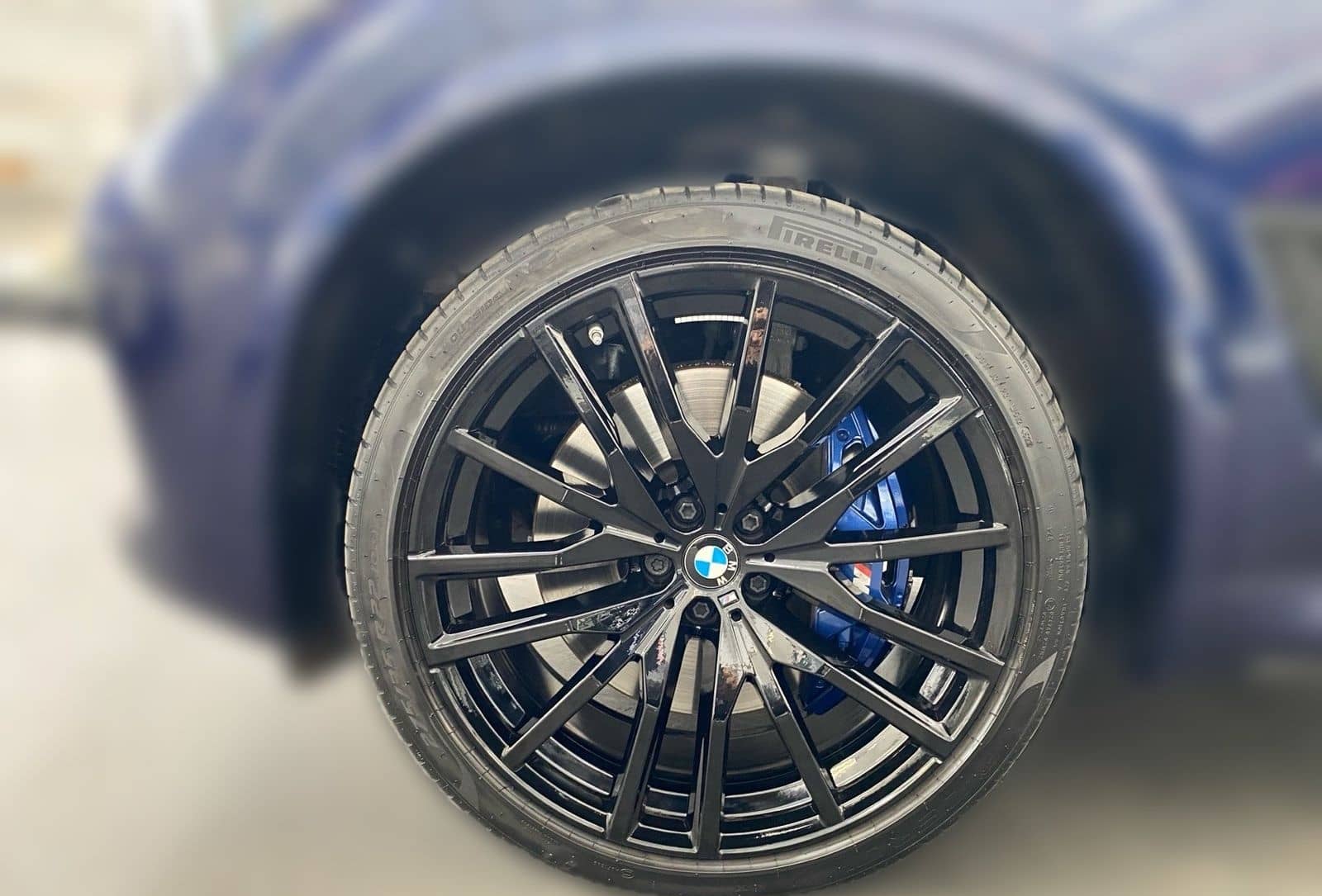 BMW X5 M50i Pano Sky HUD DA Prof. B&W 22´´ STH foto 6