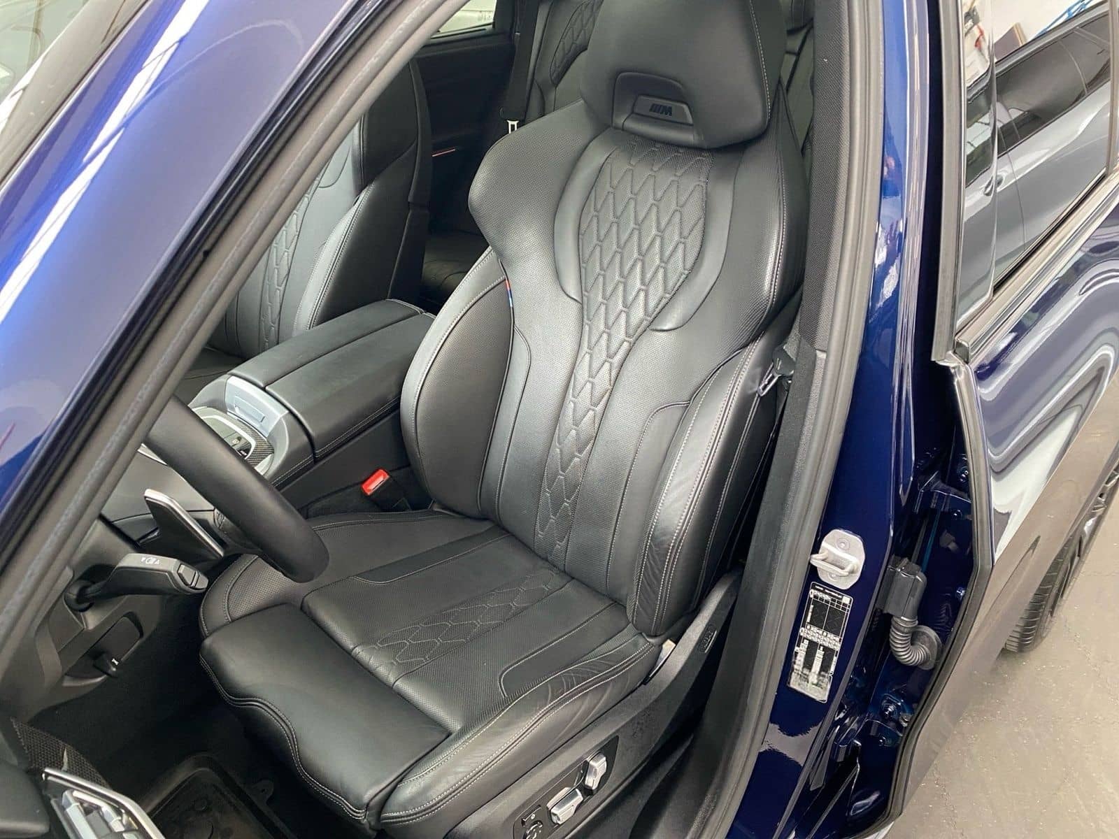 BMW X5 M50i Pano Sky HUD DA Prof. B&W 22´´ STH foto 9