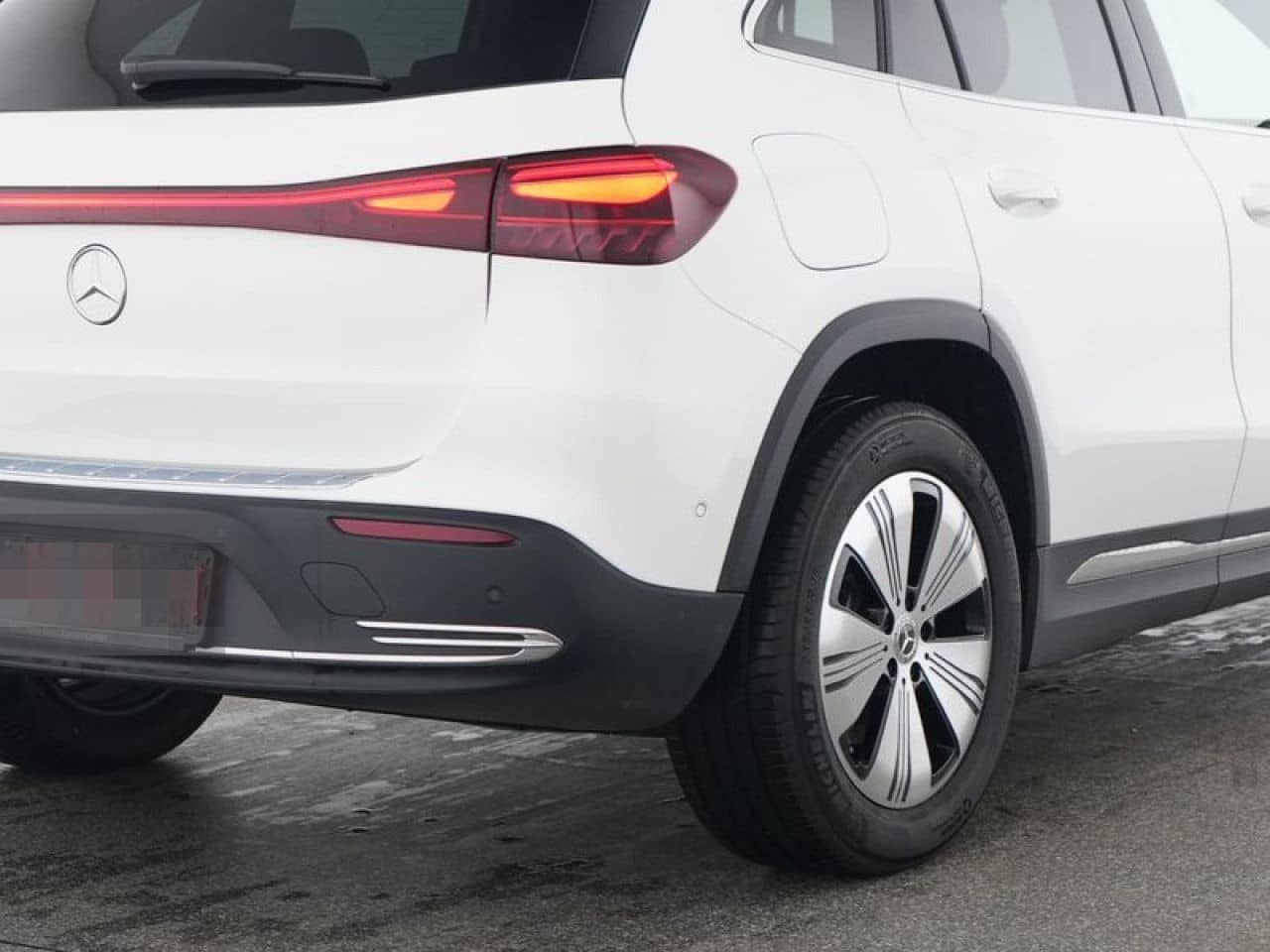 Mercedes-Benz EQA 300 4M+PROGRESSIVE+KAM+TOTWINKEL+EASYP.+LED foto 5
