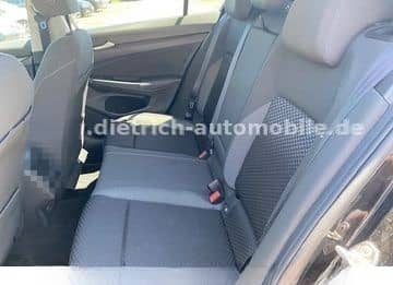 Volkswagen Golf VIII 2,0TDi MOVE DSG ACC AHK KAMERA PDC SHZ foto 17