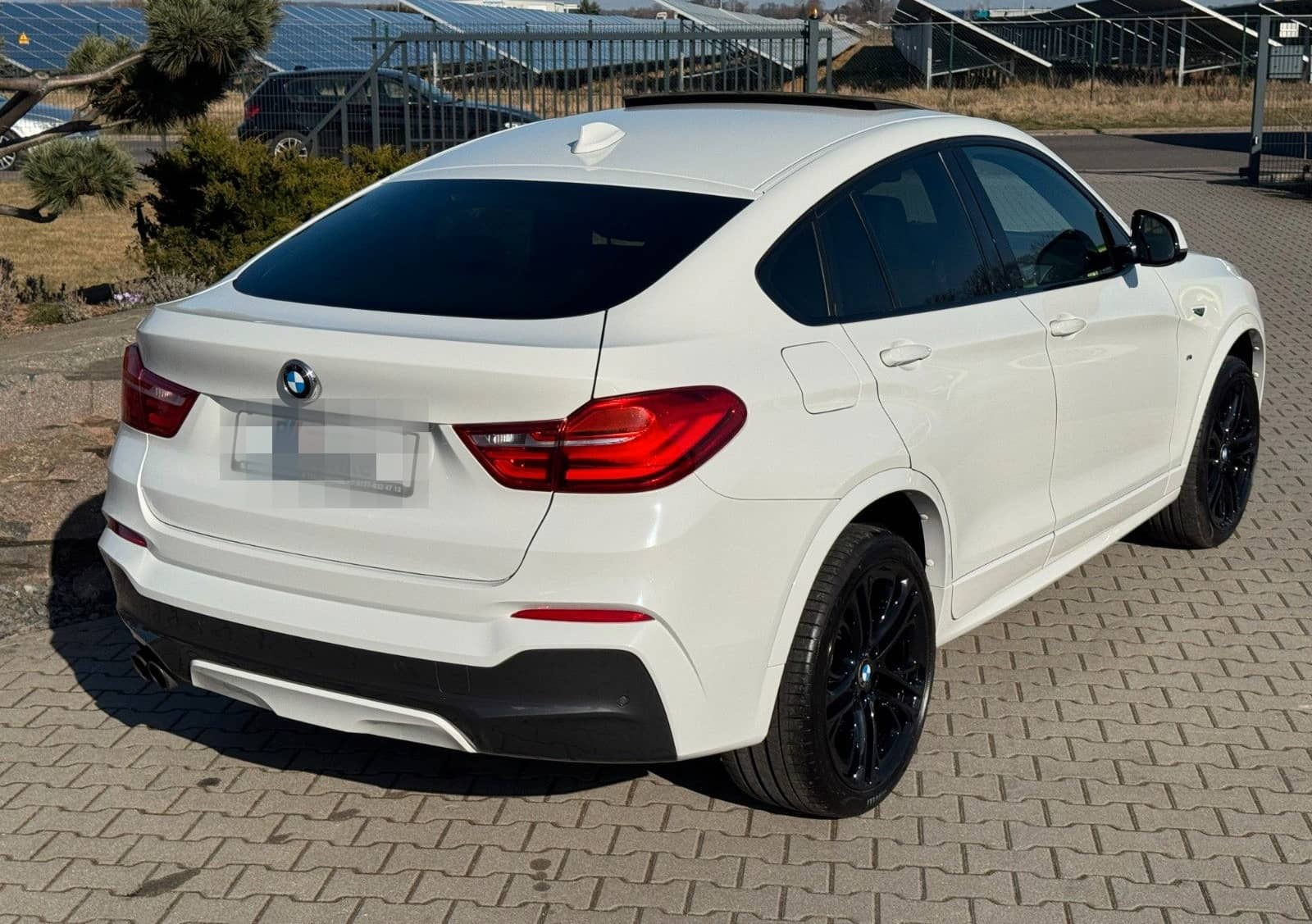 BMW X4 xDrive 28 i M PAKET XENON KAMERA LEDER AHK foto 5