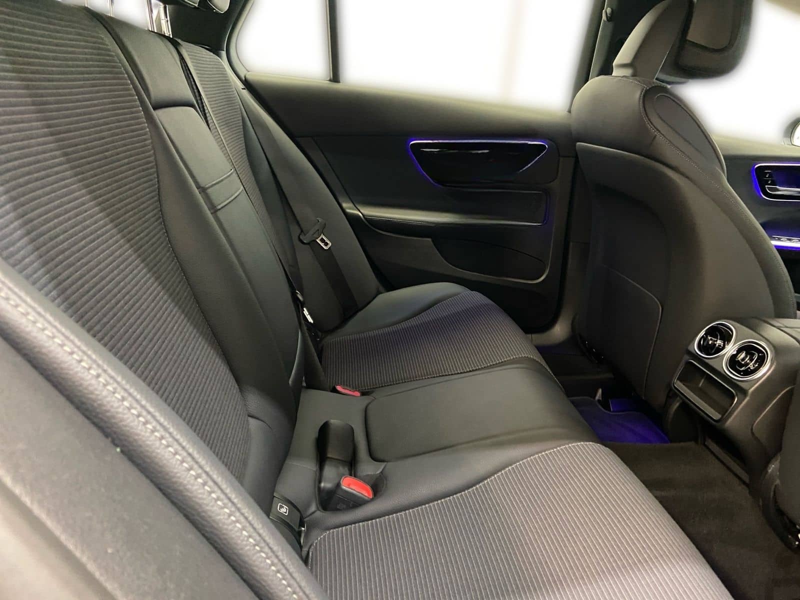 Mercedes-Benz C 200 d T AVANTGARDE AdvPlus+AHK+LED+Navi+SHZ+ foto 12