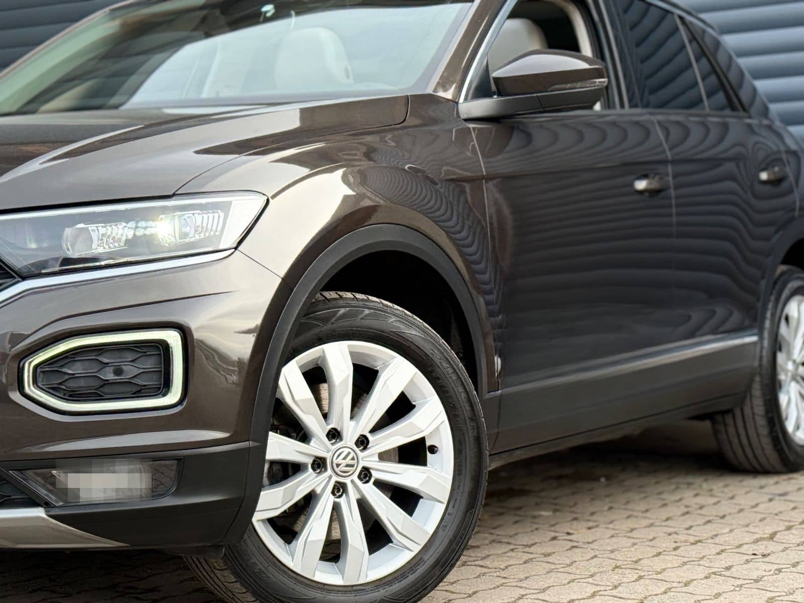 Volkswagen T-Roc Sport 4Motion/DSG/VirtC/AHK/Pano/190PS/ACC foto 3