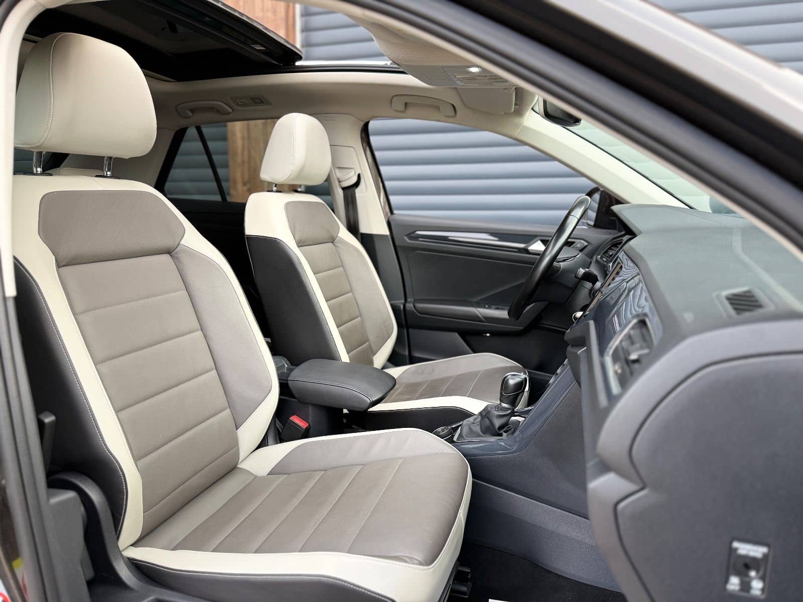 Volkswagen T-Roc Sport 4Motion/DSG/VirtC/AHK/Pano/190PS/ACC foto 22