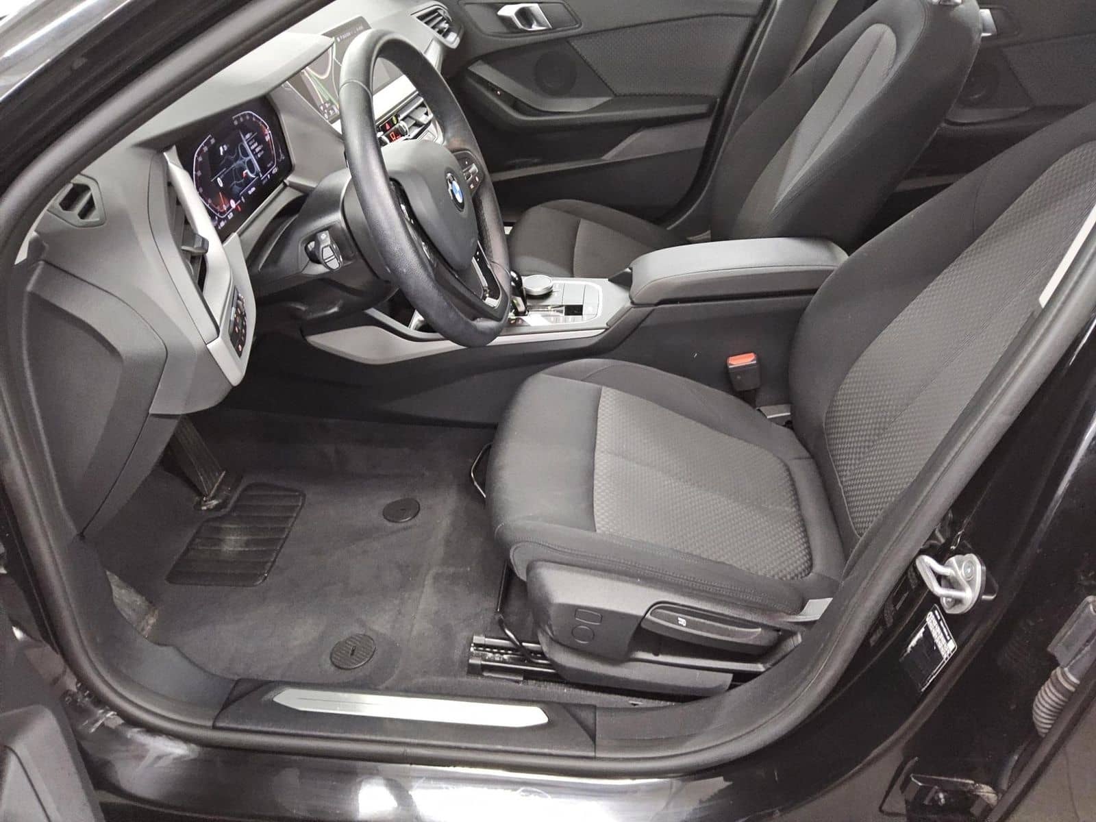 BMW 118dA Advantage Navi LED LC-Pro ACC Shz foto 9