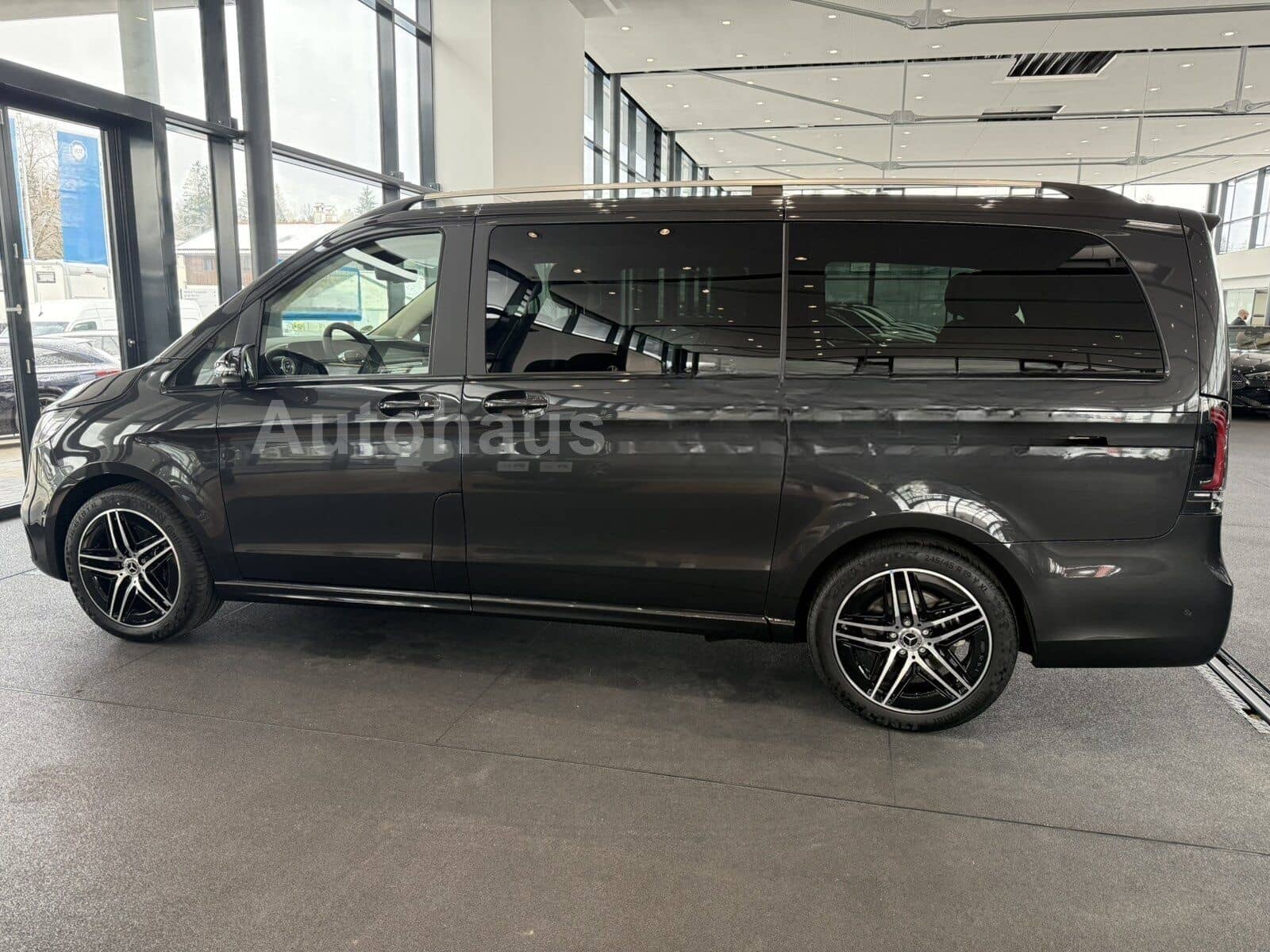 Mercedes-Benz V300 d 4M*AVANTGARDE*AIRMATIC*AMG*PANO*STHZG*AHK foto 3