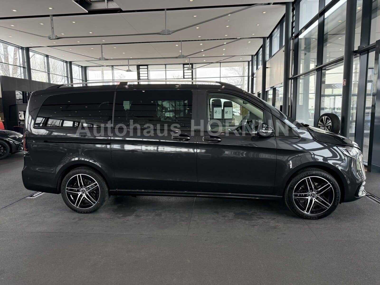 Mercedes-Benz V300 d 4M*AVANTGARDE*AIRMATIC*AMG*PANO*STHZG*AHK foto 6