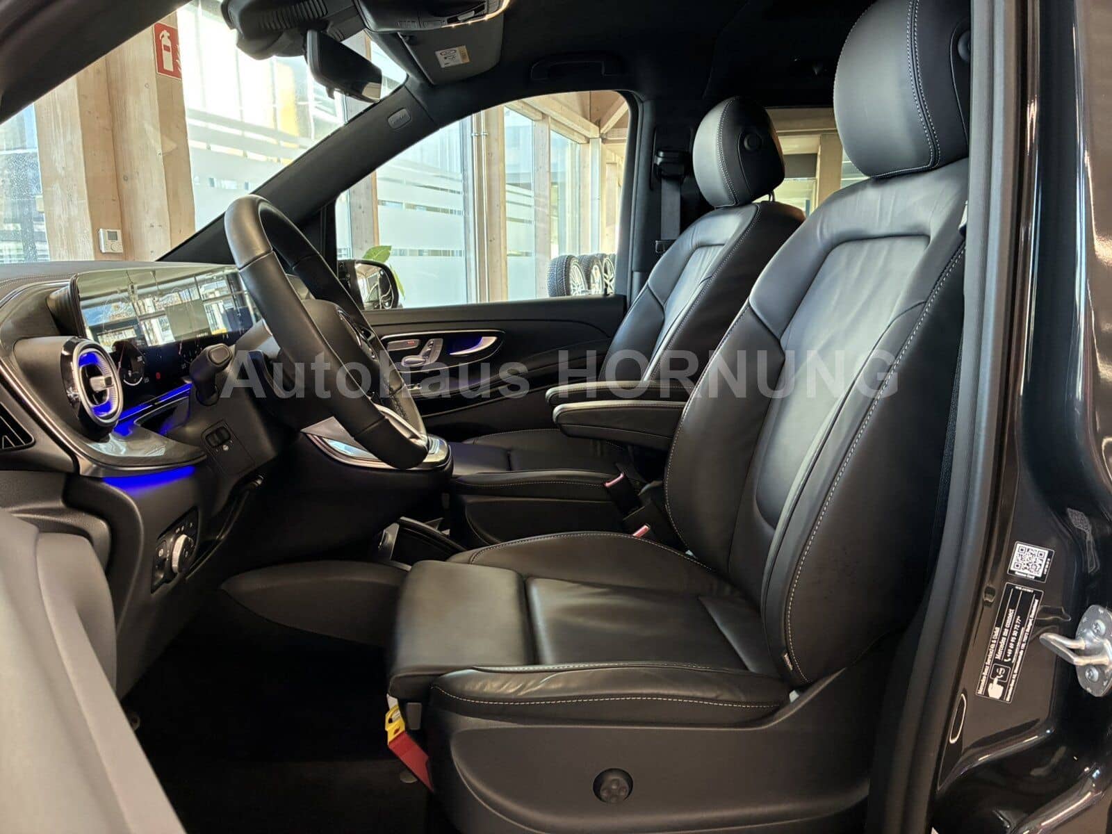 Mercedes-Benz V 300 d 4M*EXCLUSIVE*AMG*AIRMATIC*PANO*7-SITZER foto 11