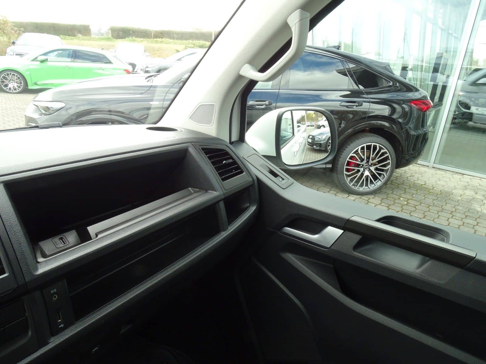 Volkswagen T6.1 Caravelle 2.0 TDI DSG Comfortline foto 13