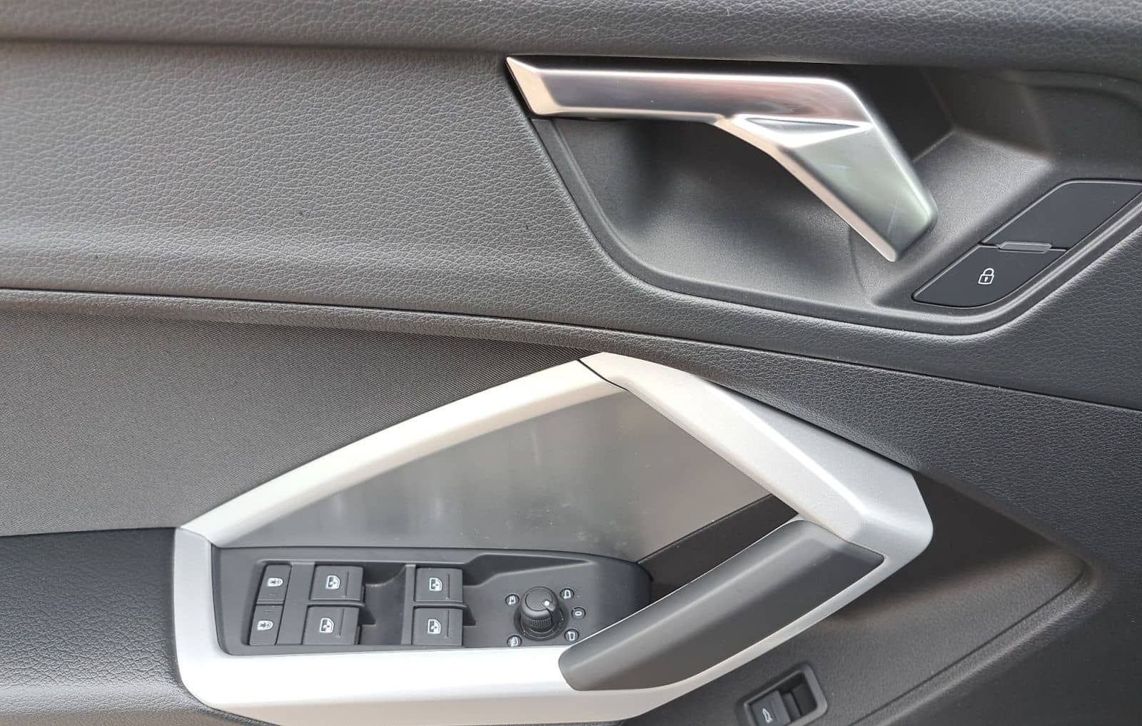 Audi Q3 Sportback 40 TFSI quattro S tronic NAV KAM GR foto 14