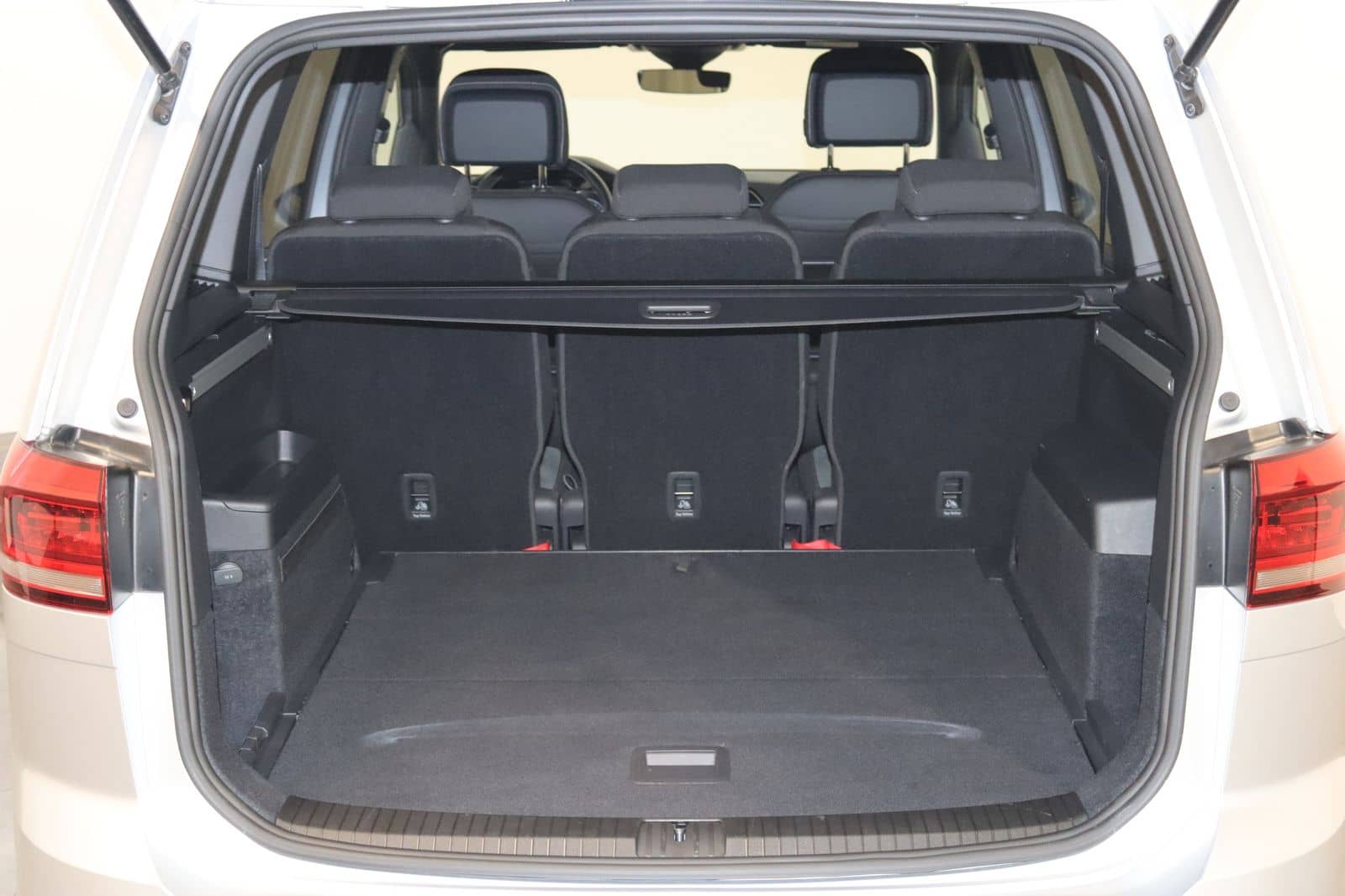 Volkswagen Touran 1.5 TSI 3x R-Line -NAV-LED-ACC-4xSHZ-TOTW foto 7