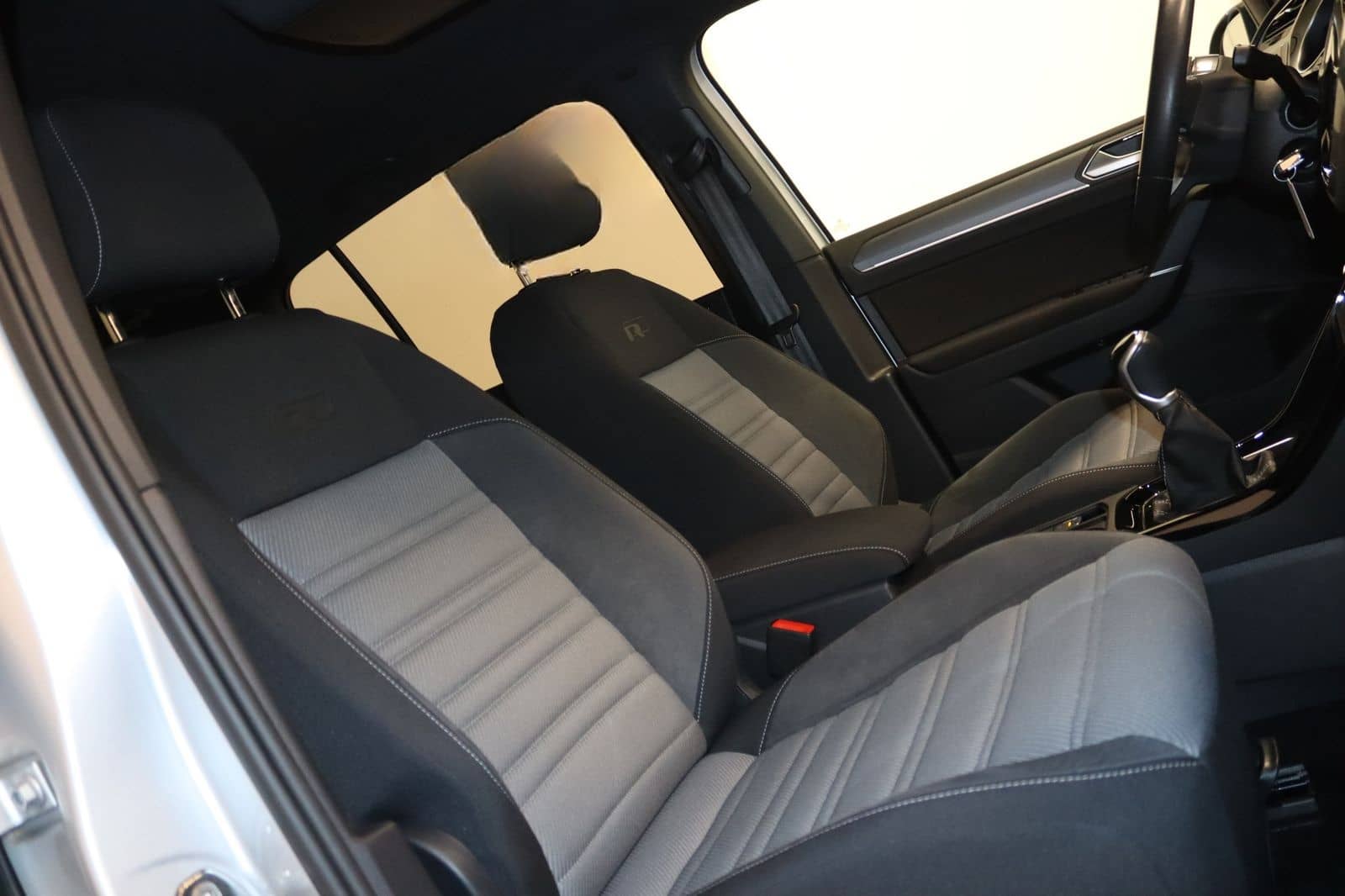 Volkswagen Touran 1.5 TSI 3x R-Line -NAV-LED-ACC-4xSHZ-TOTW foto 10