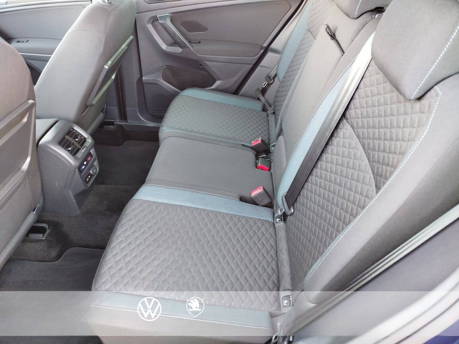 Volkswagen Tiguan 2.0 TDI DSG IQ.DRIVE AHK Standheizung HUD foto 18