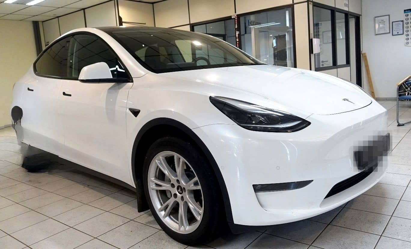 Tesla Model Y ohne Nachlackierung+kaufe auch Tesla an+ foto 6