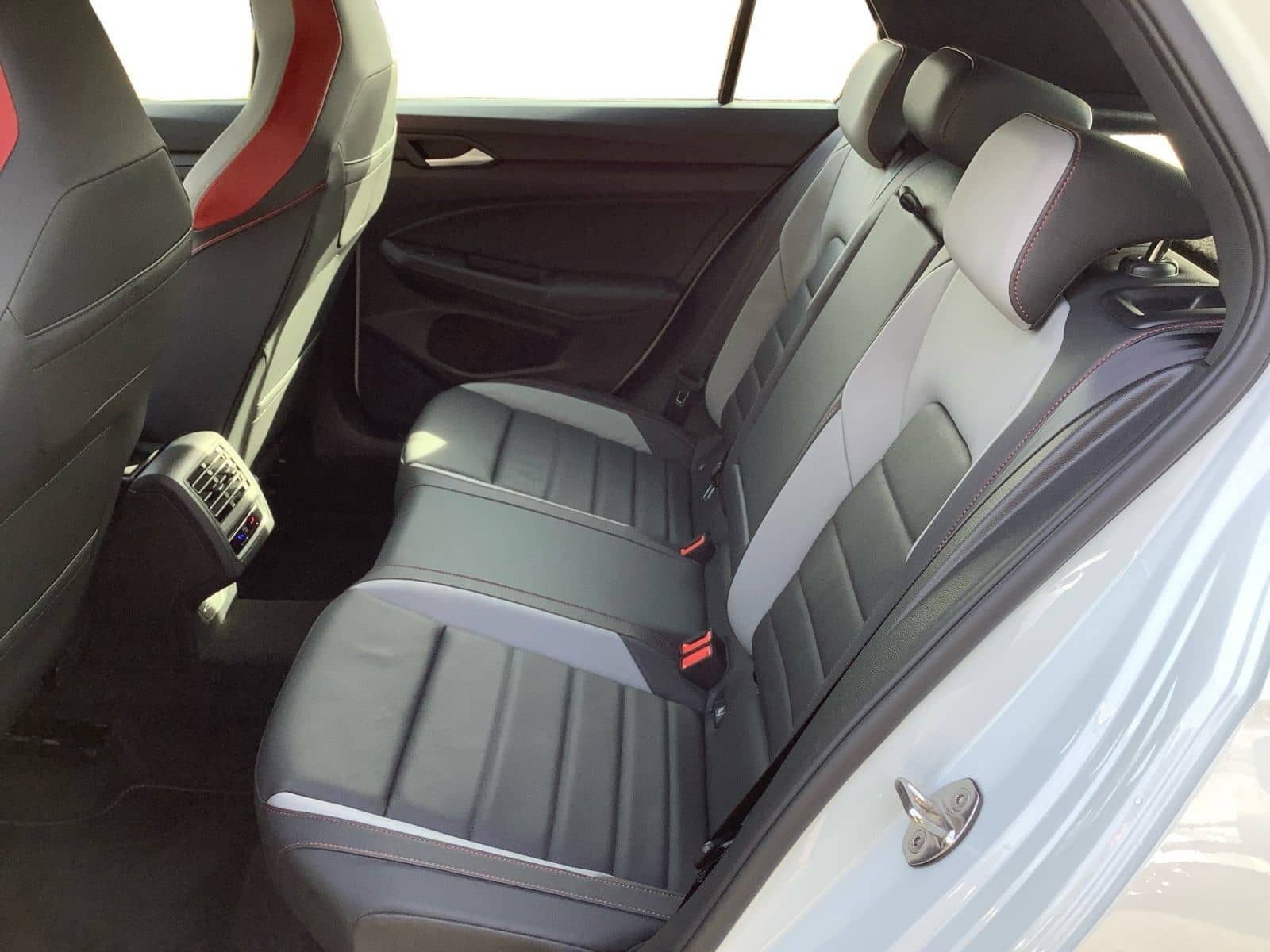 Volkswagen Golf 2.0 TSI DSG GTI Clubsport ACC AKRA Leder PD foto 9