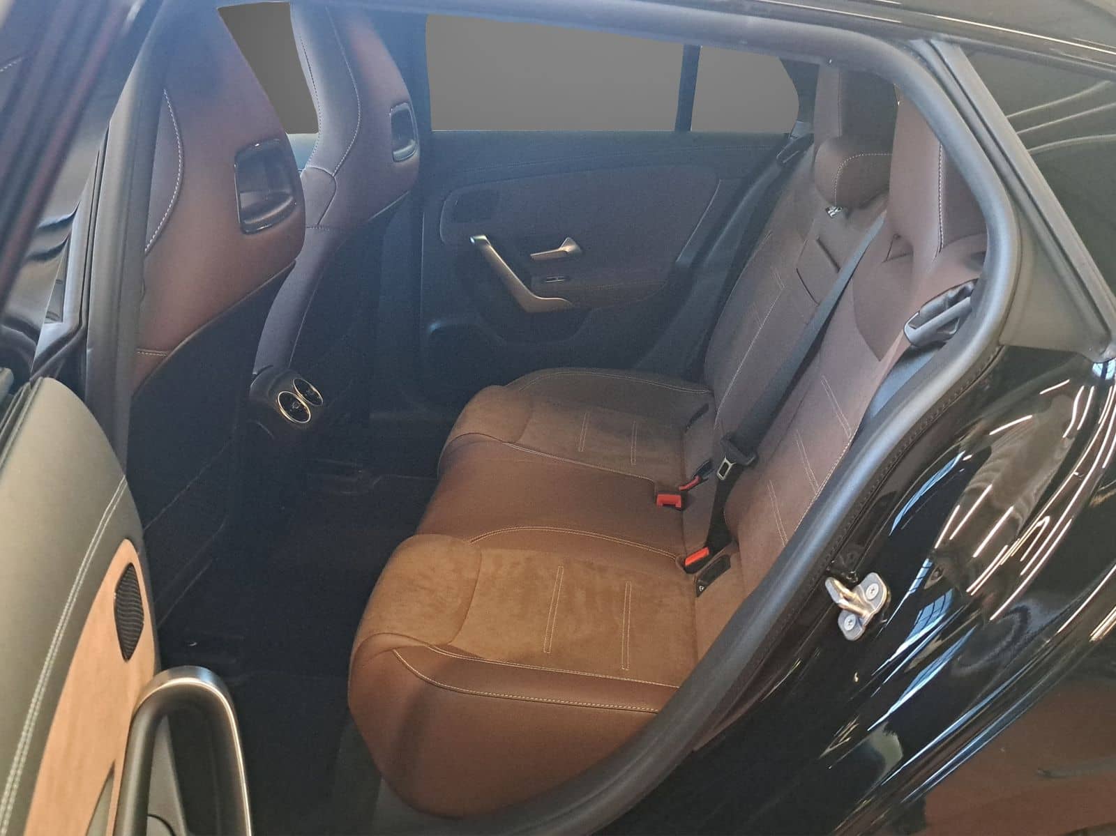 Mercedes-Benz CLA 200 Shooting Brake d AMG-Premium*NIGHT*AHK++ foto 8