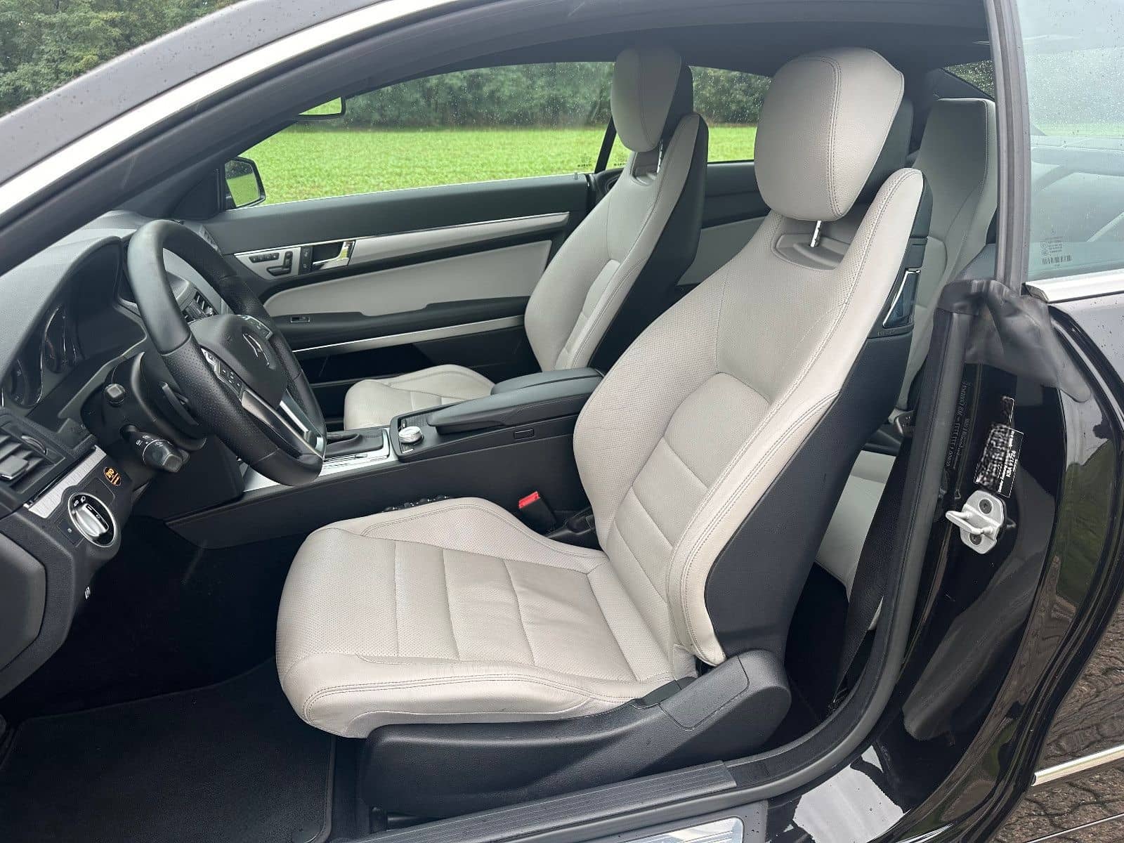 Mercedes-Benz E 350 Coupe AMG-Line Super Optik wenig km foto 11