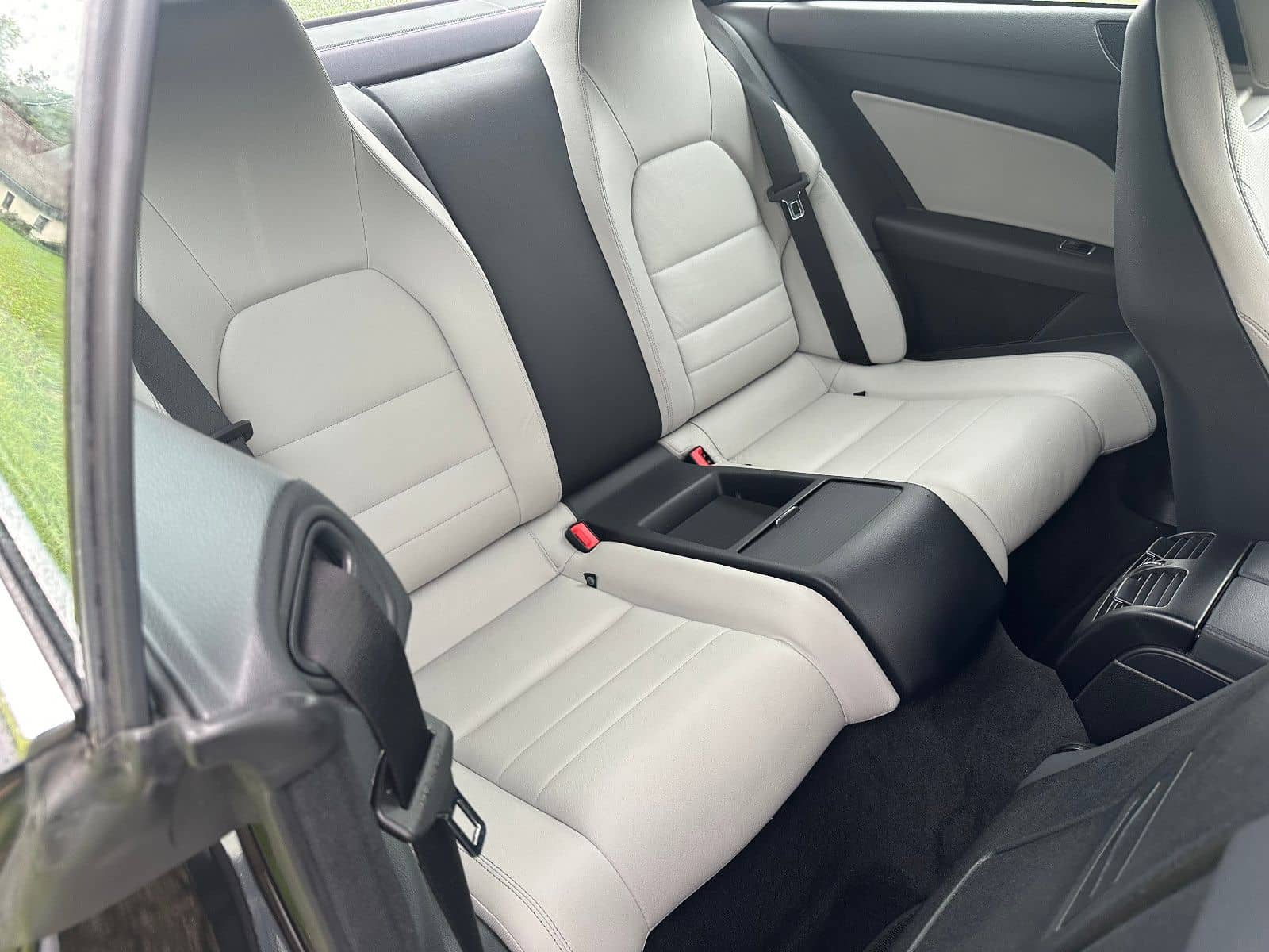 Mercedes-Benz E 350 Coupe AMG-Line Super Optik wenig km foto 14