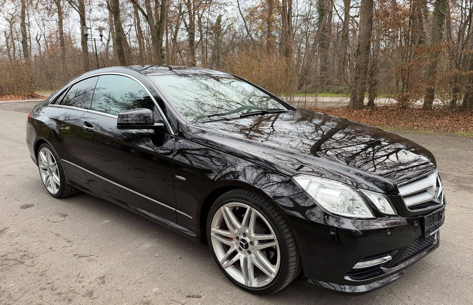 Mercedes-Benz E 350 Coupe AMG-Line Super Optik wenig km foto 5