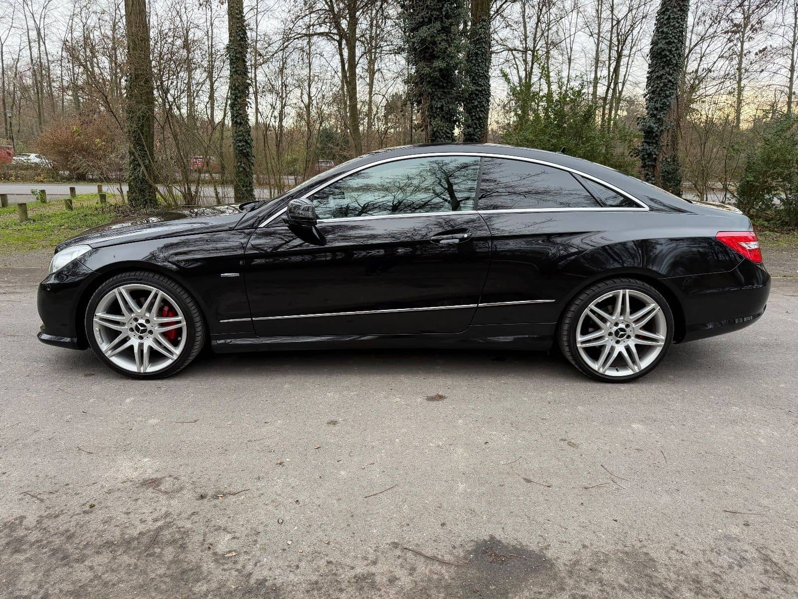 Mercedes-Benz E 350 Coupe AMG-Line Super Optik wenig km foto 10