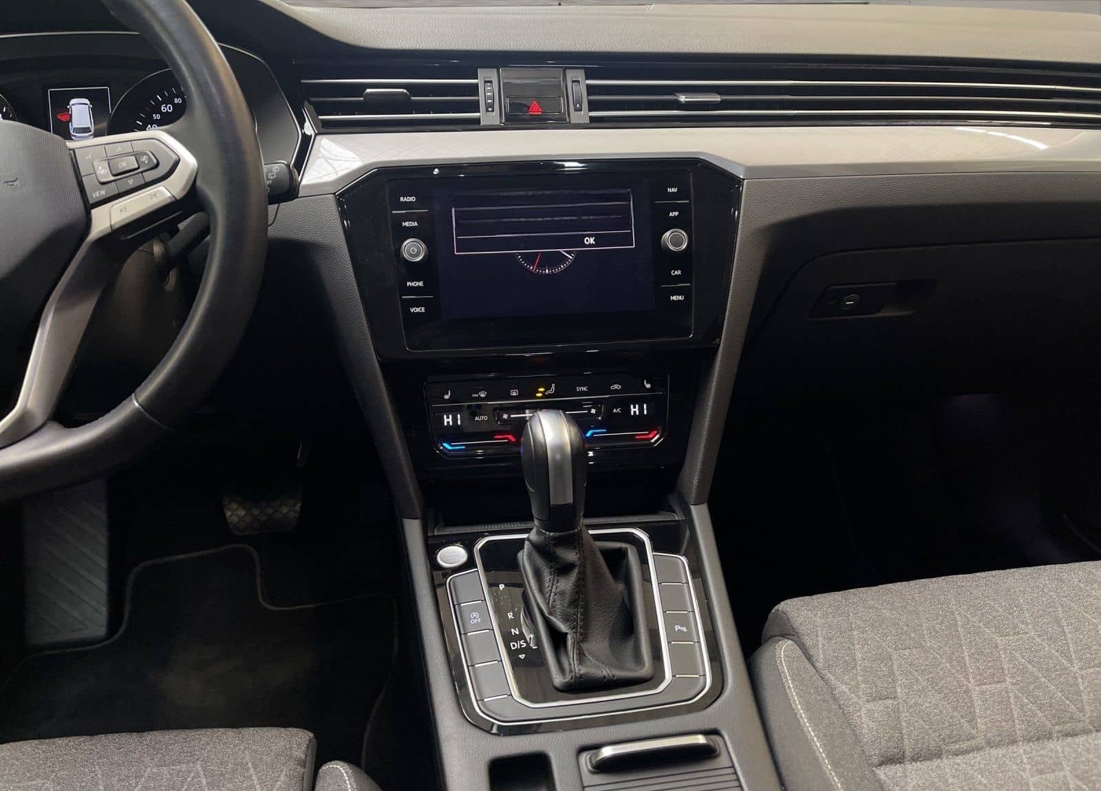 Volkswagen Passat Variant 2.0 TDI BMT Business ACC AHK AUT foto 14