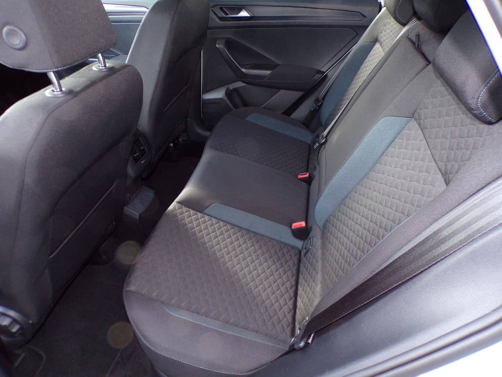 Volkswagen T-ROC 1.5 TSI IQ DRIVE LED'S+AHK+NAVI+BLIND SPOT foto 21