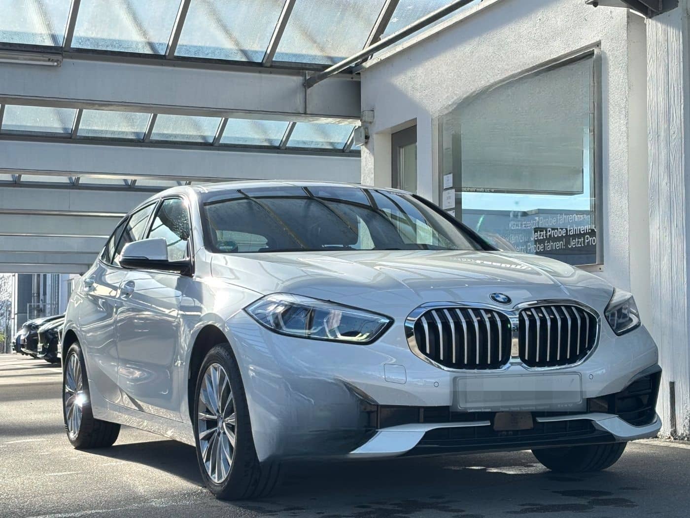 BMW 118i Limousine Luxury Line 2 JAHRE GARANTIE foto 2