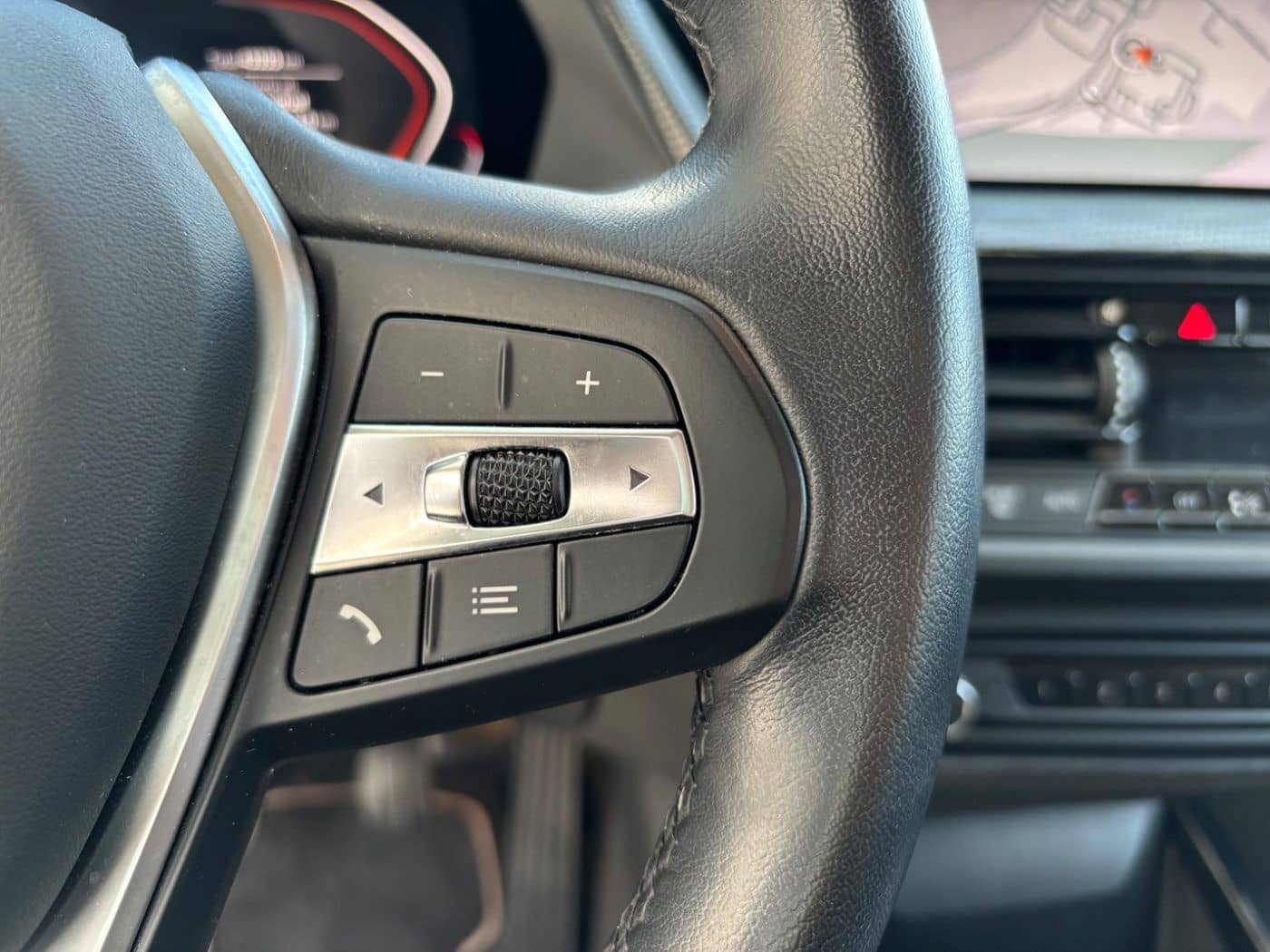 BMW 118i Limousine Luxury Line 2 JAHRE GARANTIE foto 10