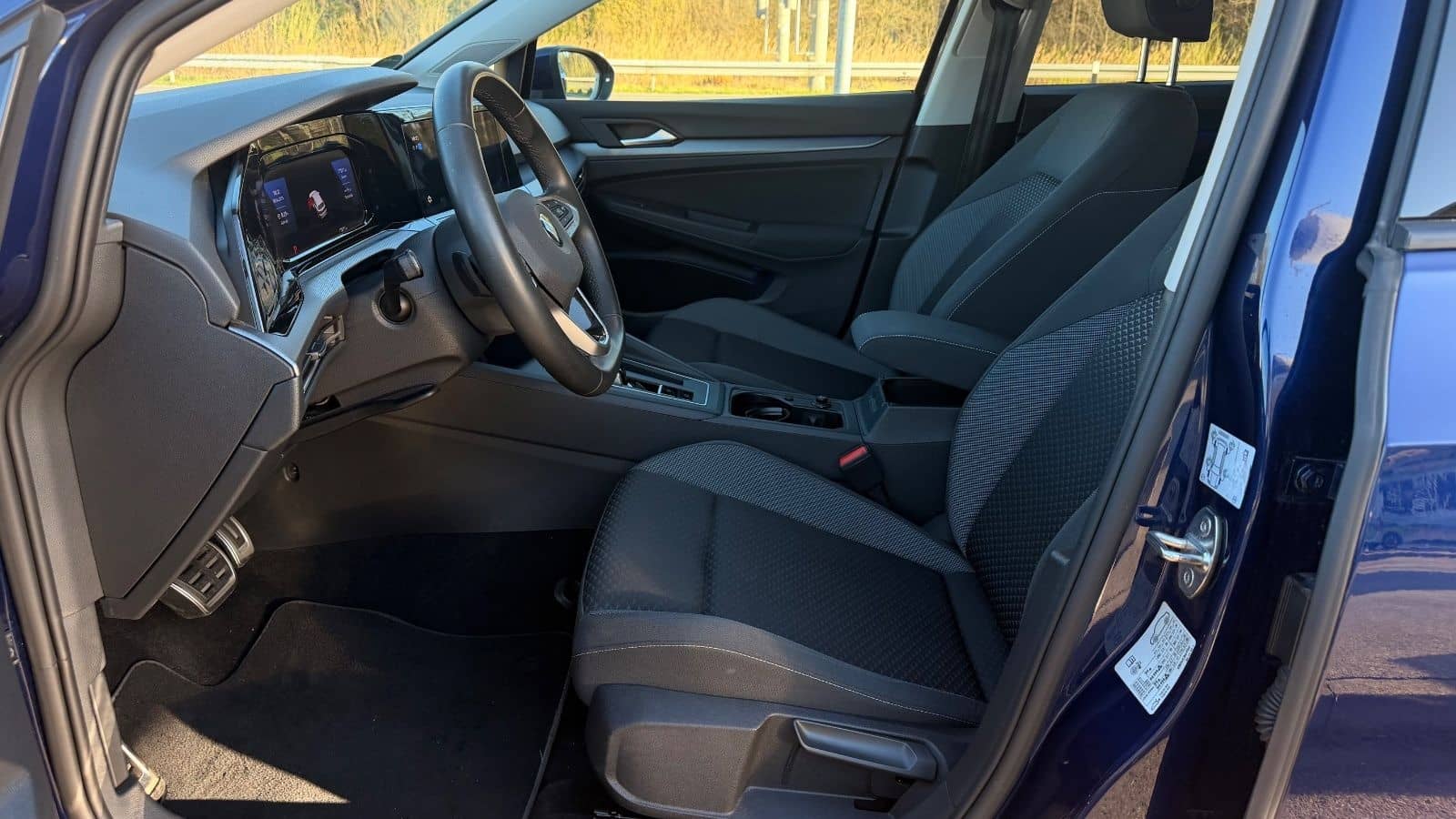 Volkswagen Golf VIII Lim. Active /LED/Autom./ACC foto 17