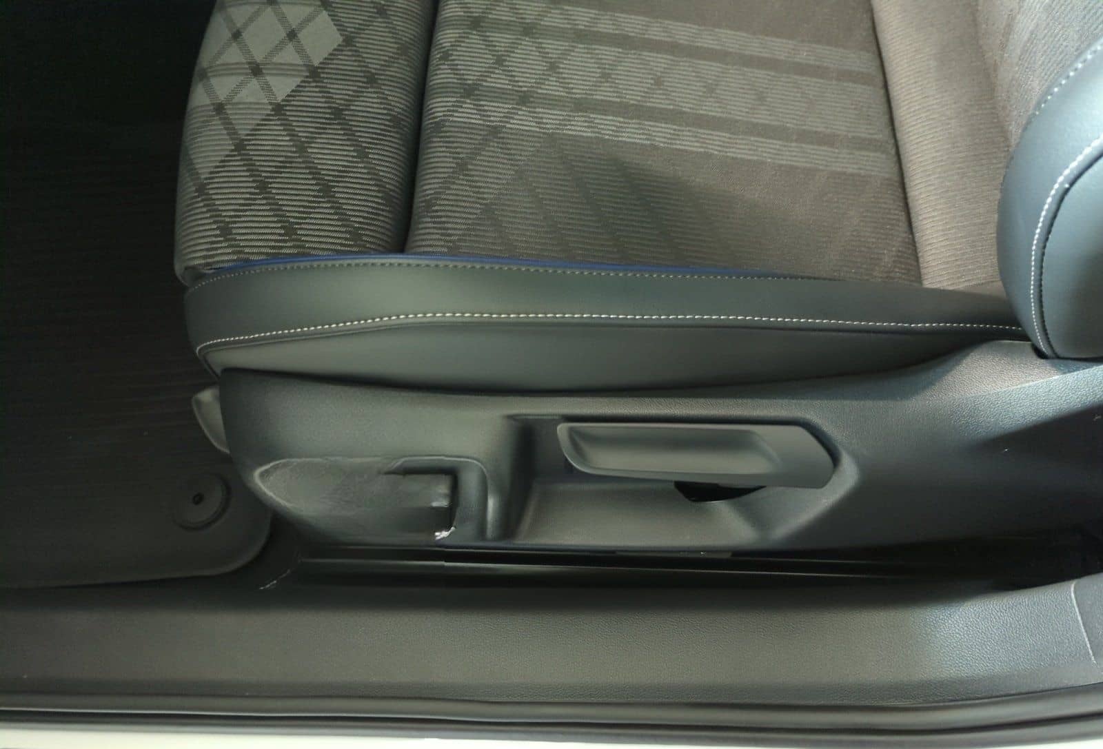 Volkswagen Passat 2.0 TDI 4M DSG R-Line MATRIX NAVI KLIMA foto 16