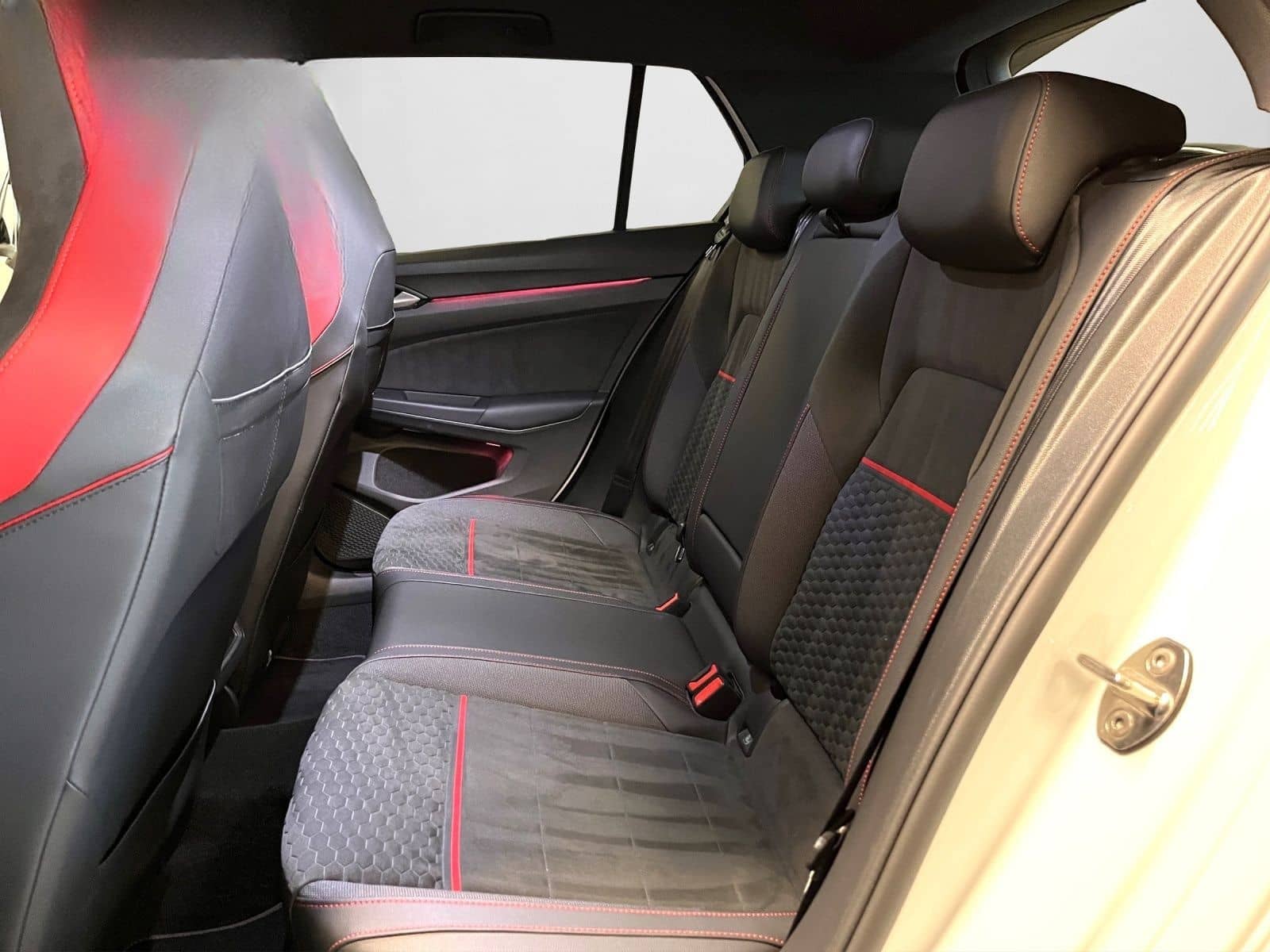 Volkswagen Golf VIII GTI Clubsport 2.0 TSI DSG, Navi, Sitzh foto 14