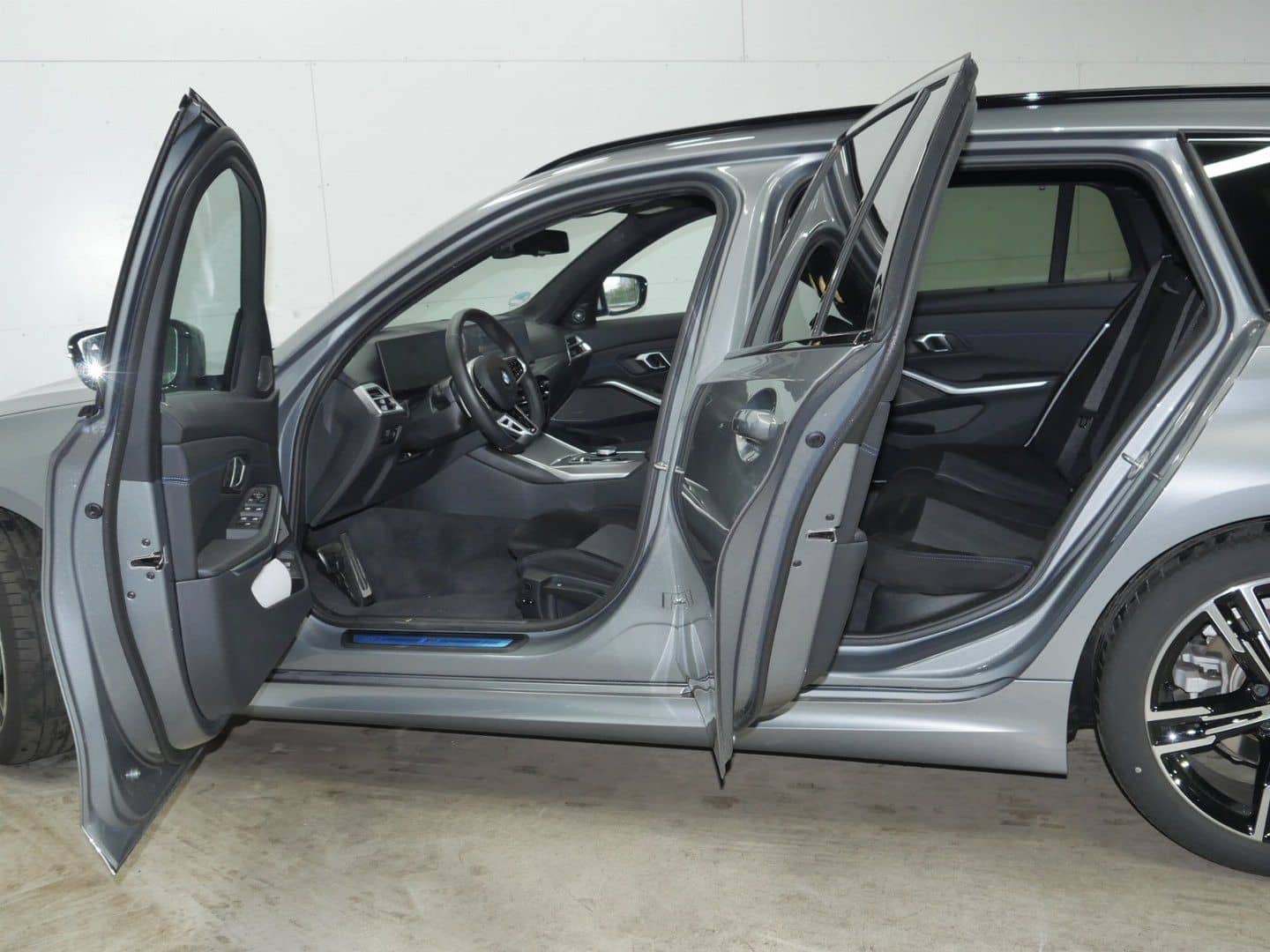 BMW 318 i M Sport Touring 360°NAVI HUD 18" -38% foto 11