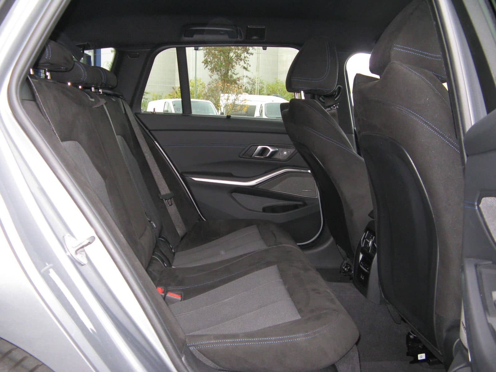 BMW 318 i M Sport Touring 360°NAVI HUD 18" -38% foto 8