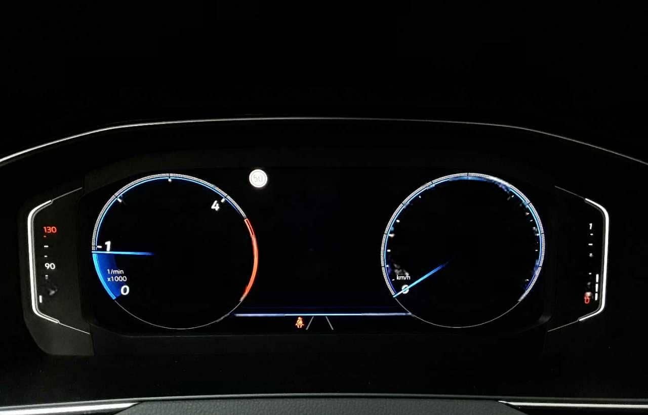 Volkswagen Passat Variant 2.0 TDI PANO AID AHK NAV foto 13