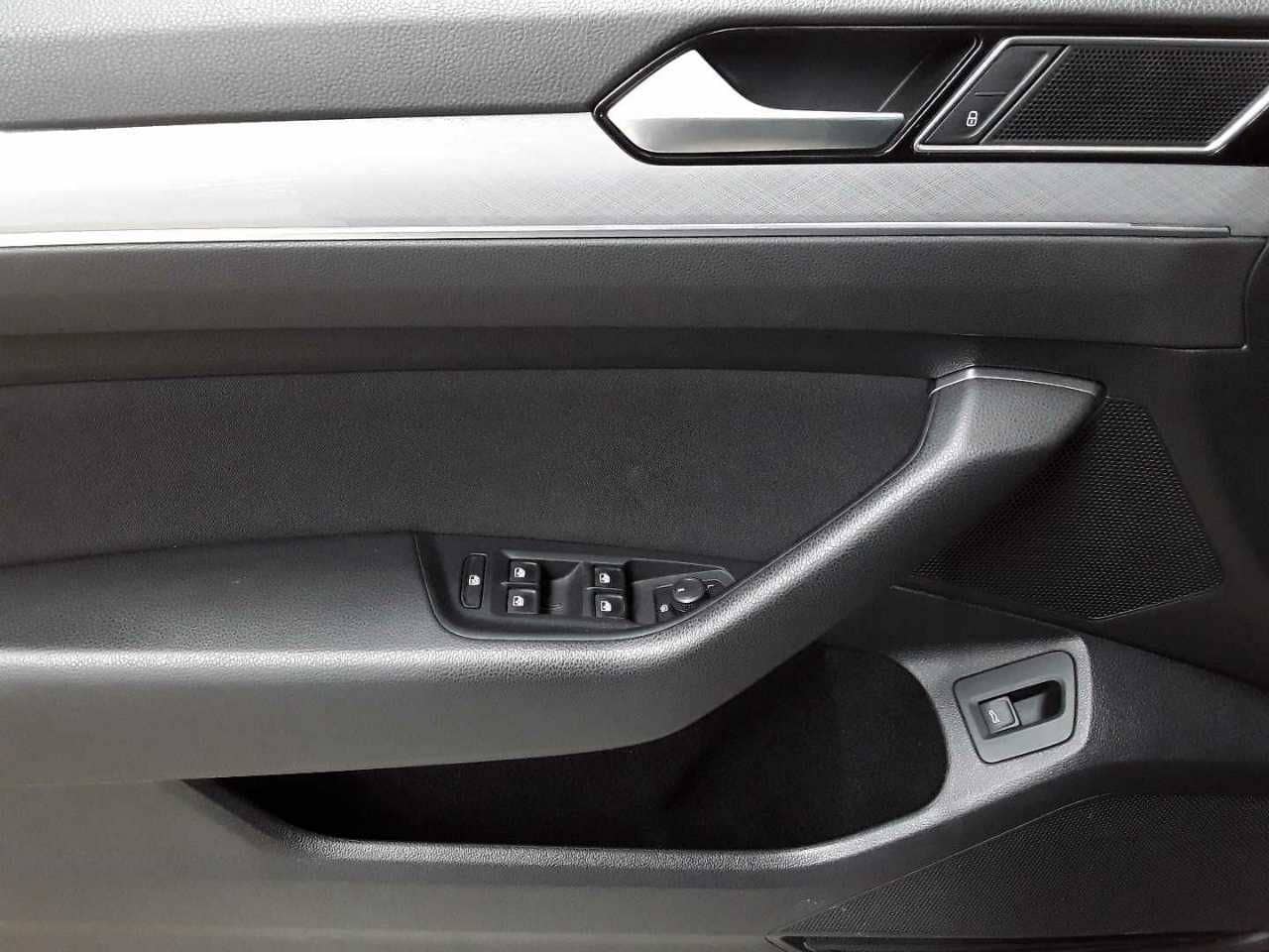 Volkswagen Passat Variant 2.0 TDI PANO AID AHK NAV foto 4