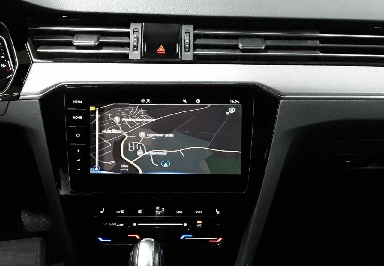 Volkswagen Passat Variant 2.0 TDI PANO AID AHK NAV foto 6