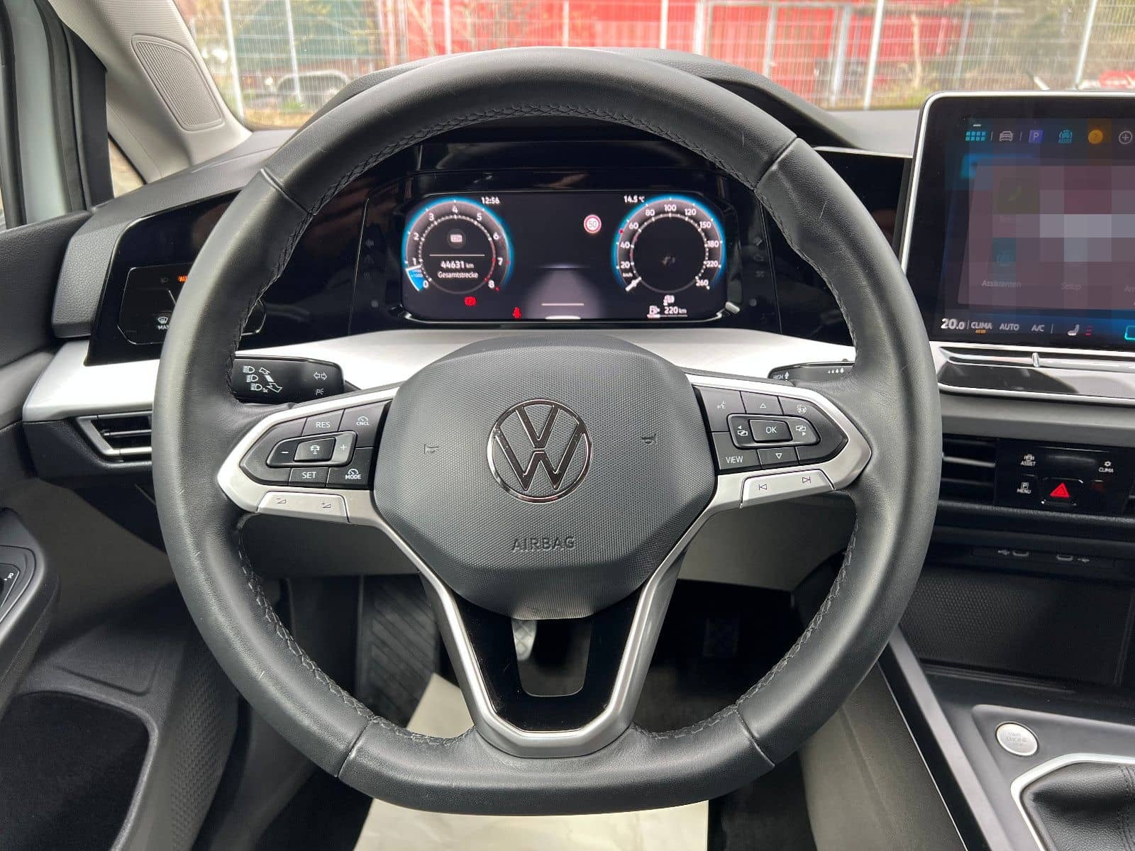 Volkswagen Golf VIII Lim. Life 1.5 TSI - NAVI - PDC- LED- foto 13