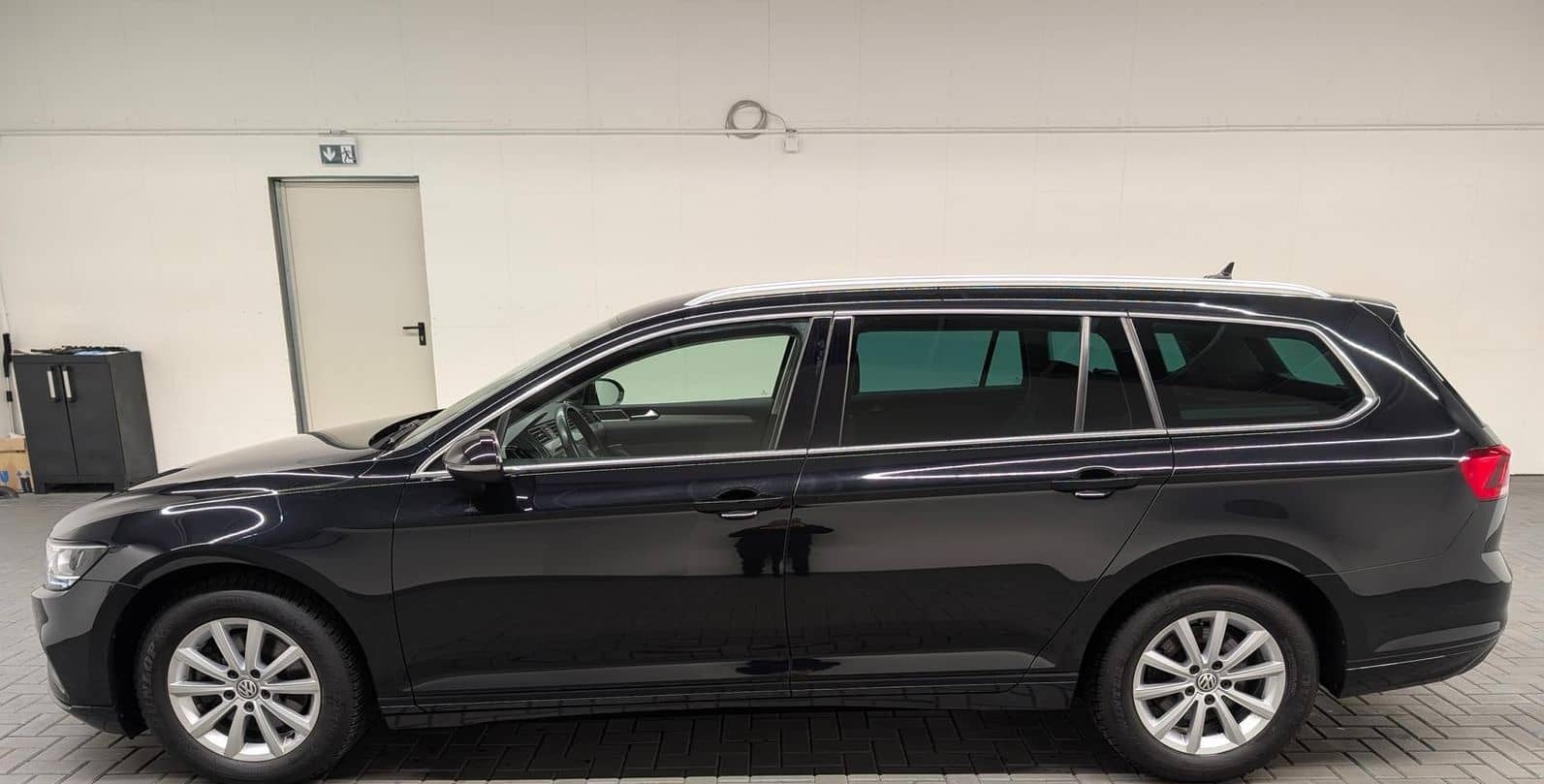 Volkswagen Passat Variant LED/Navi/Massage/AHK/SHZ/Kam/ACC foto 2